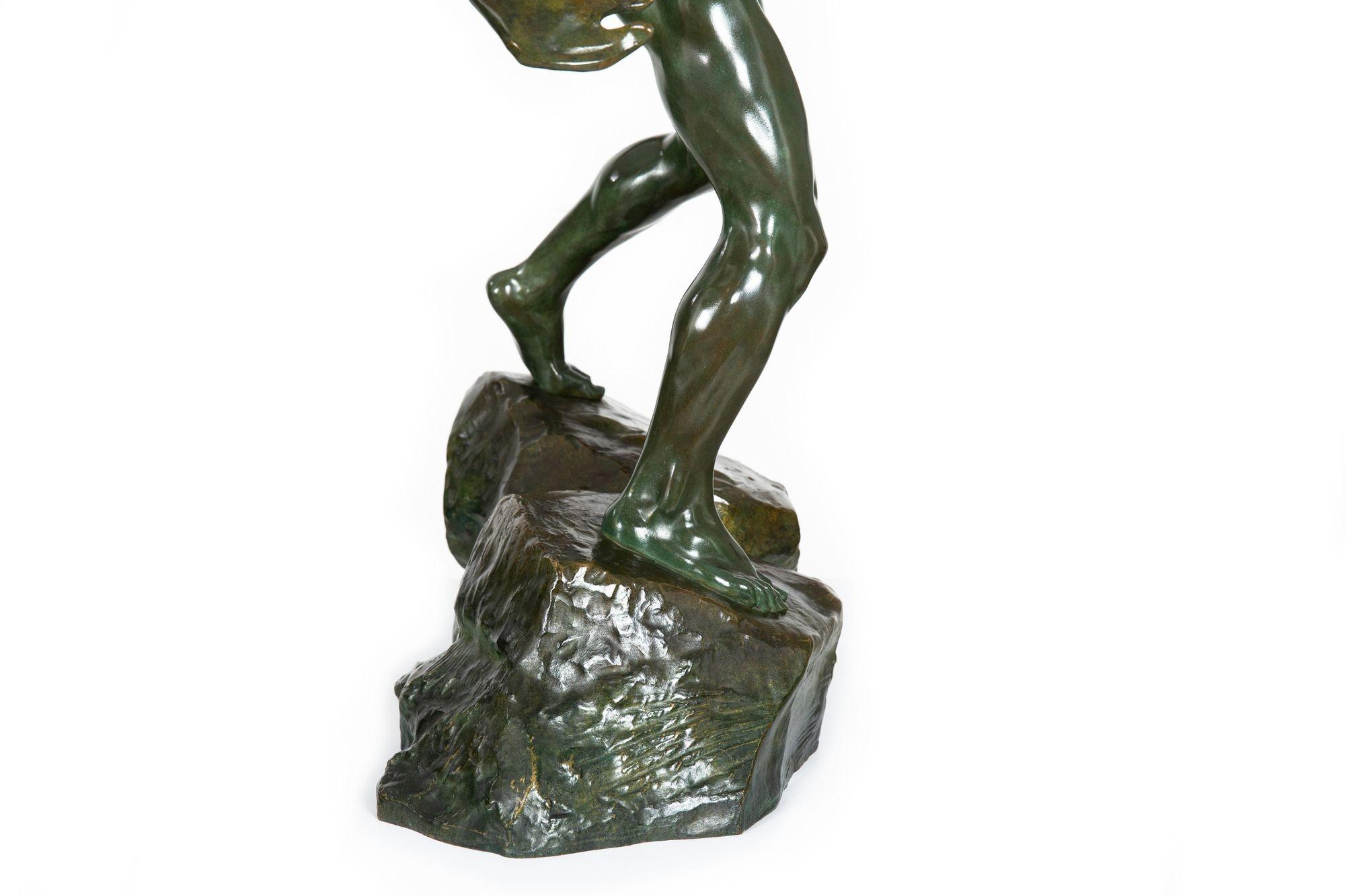 Sculpture en bronze Art déco d'un guerrier par Ernest Diosi, circa 1940 en vente 7
