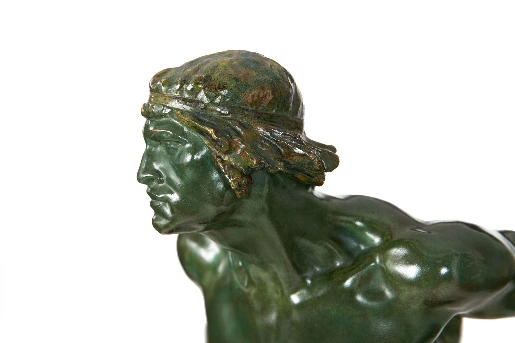Sculpture en bronze Art déco d'un guerrier par Ernest Diosi, circa 1940 en vente 12