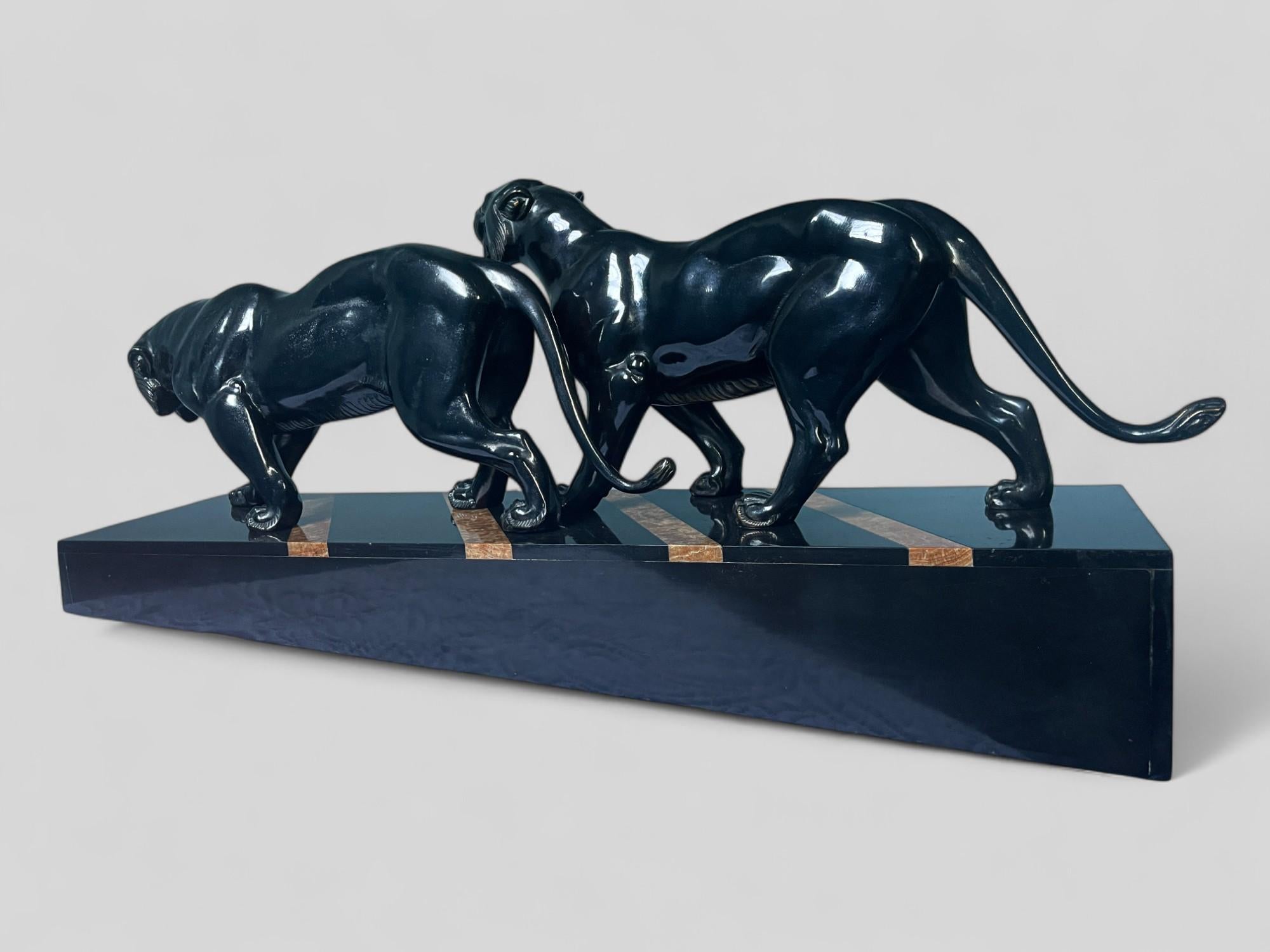 Sculpture en bronze Art déco français avec panthères noires signée par Irene Rochard en vente 4