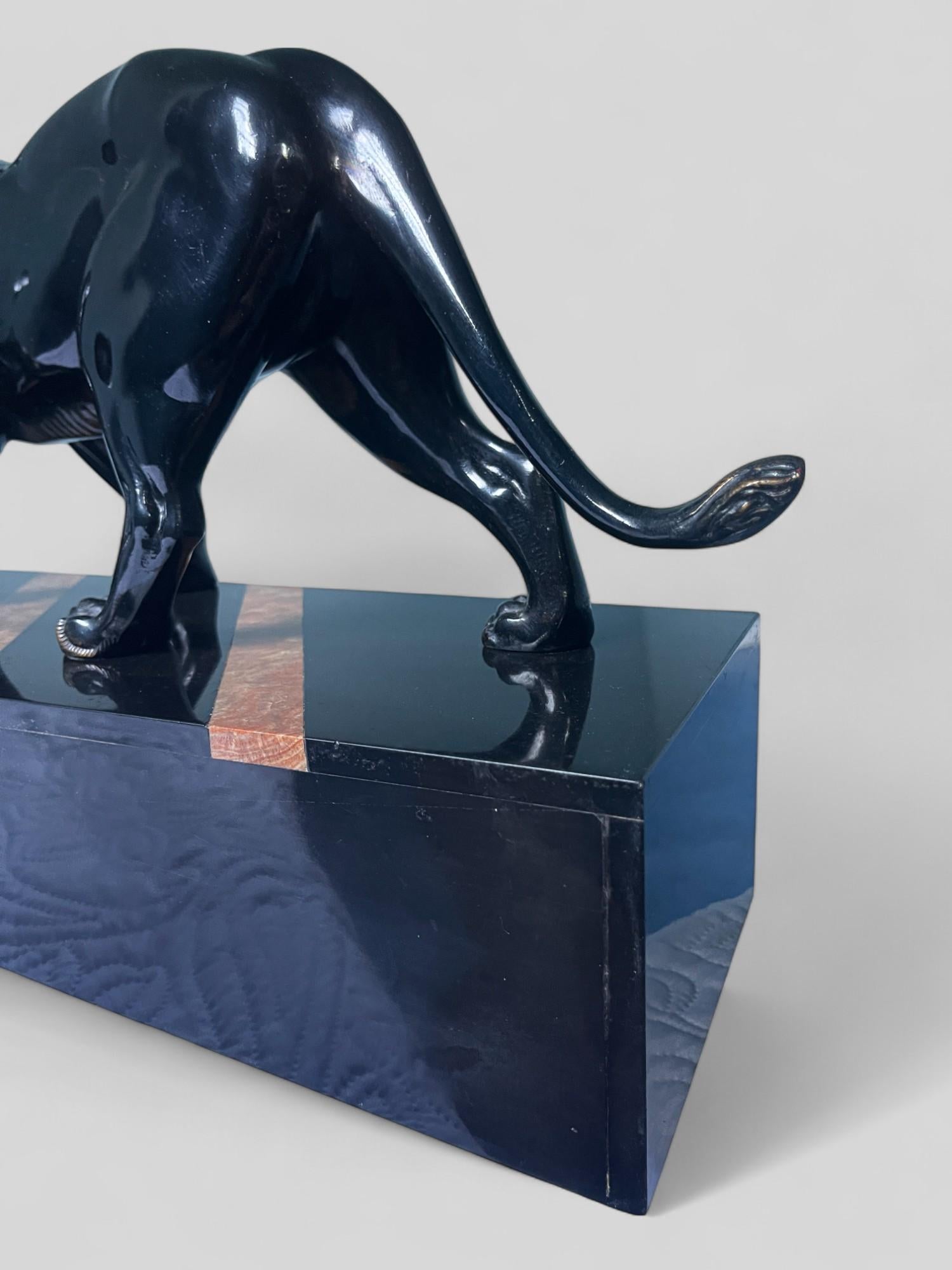 Sculpture en bronze Art déco français avec panthères noires signée par Irene Rochard en vente 5