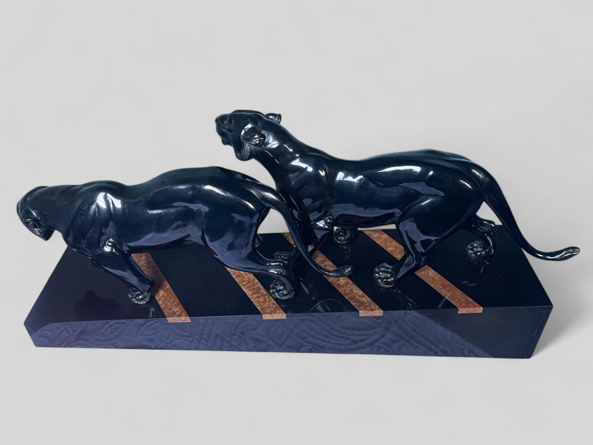 Sculpture en bronze Art déco français avec panthères noires signée par Irene Rochard en vente 6