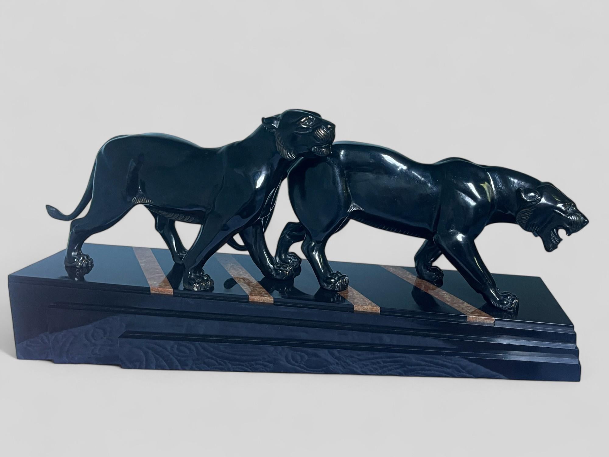 Sculpture en bronze Art déco français avec panthères noires signée par Irene Rochard en vente 8