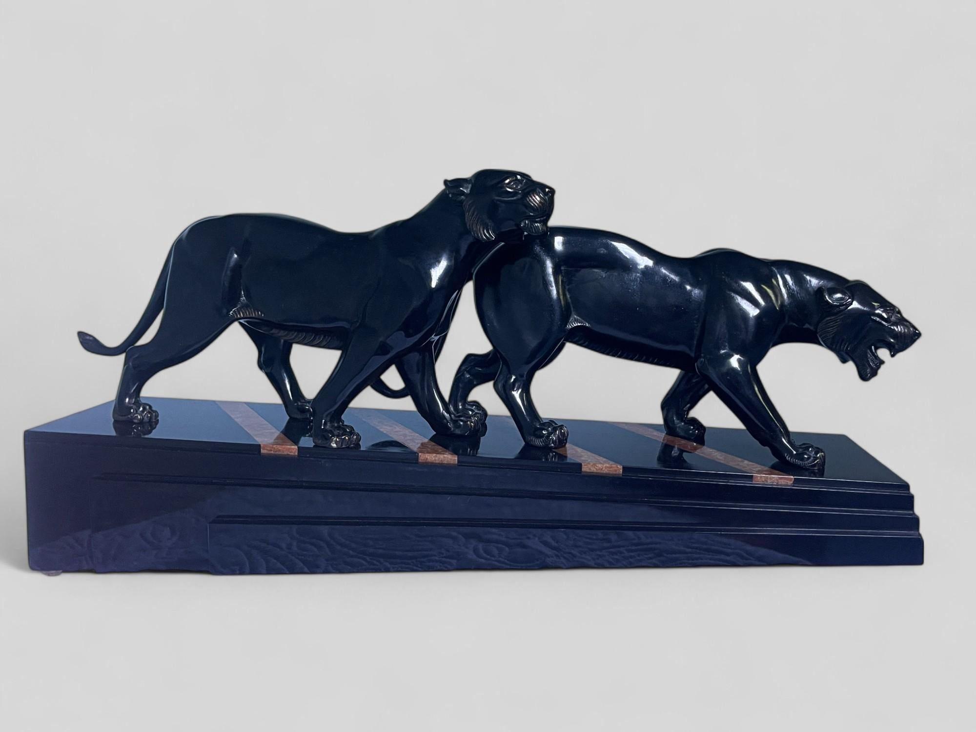 Sculpture en bronze Art déco français avec panthères noires signée par Irene Rochard en vente 9