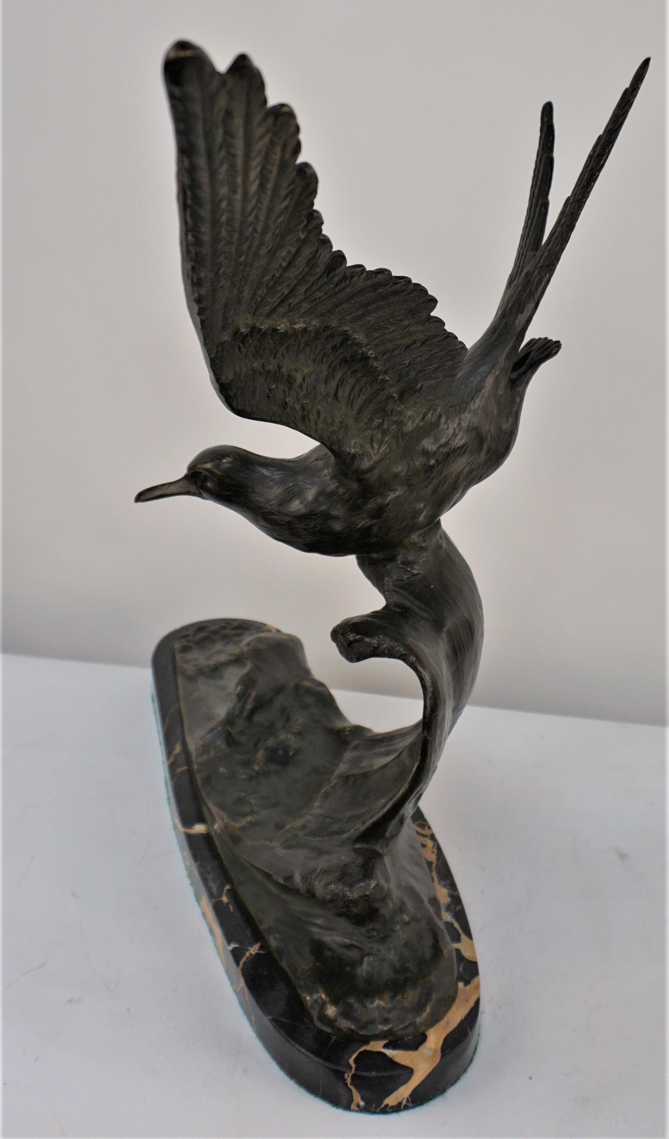 French Art Deco Bronze Seagal in Flying Motion Sculpture In Good Condition For Sale In Fairfax, VA