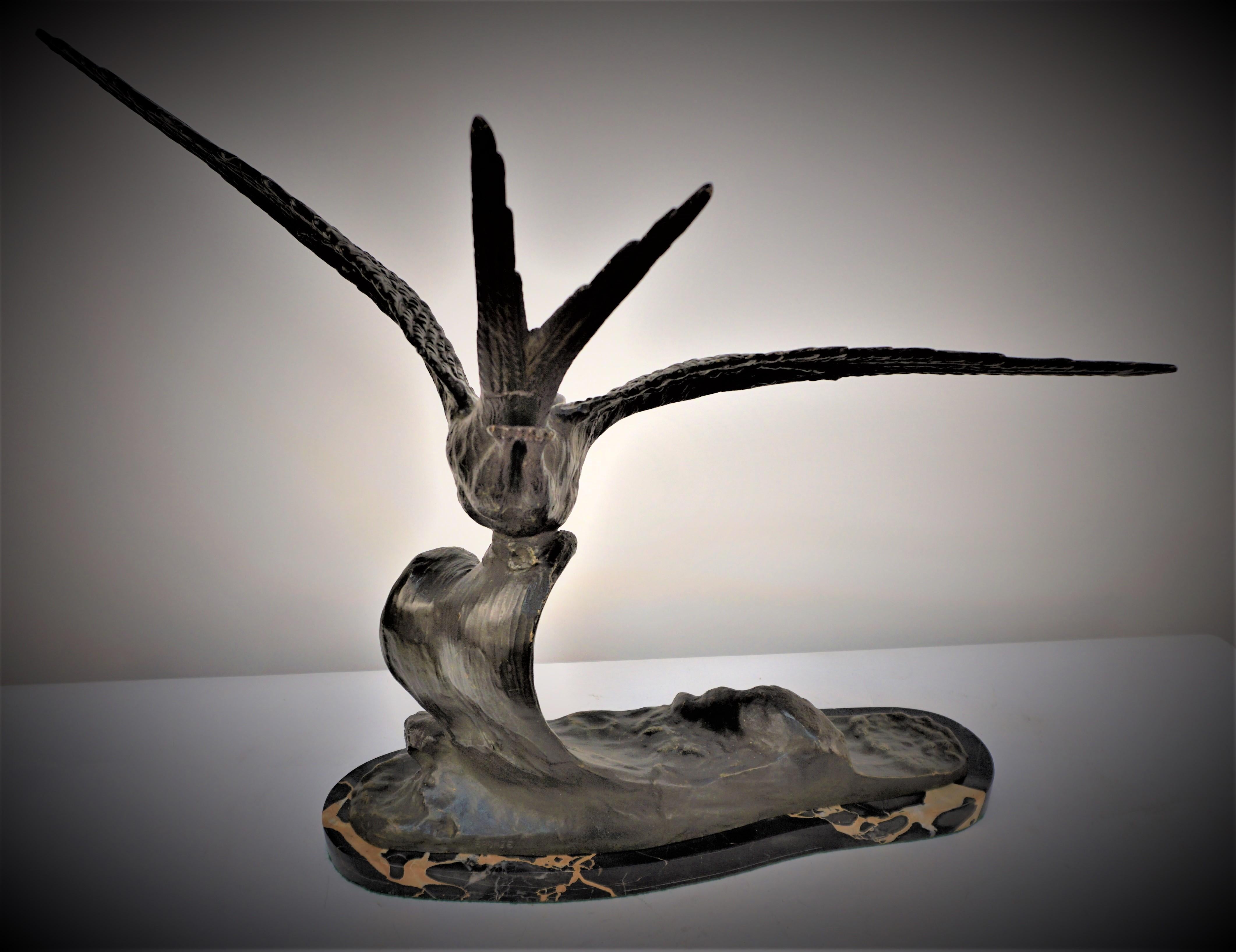 French Art Deco Bronze Seagal in Flying Motion Sculpture For Sale 1