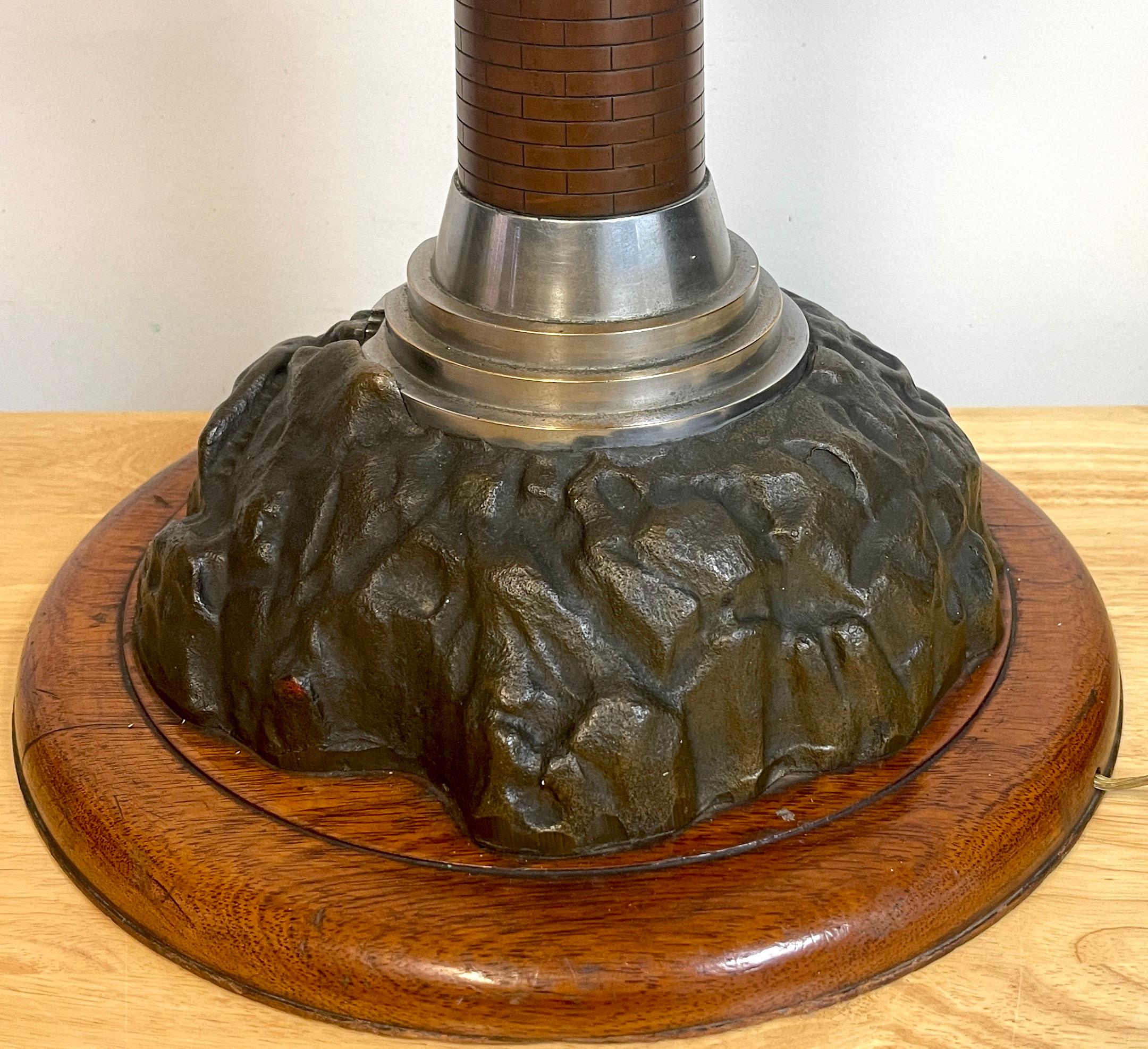 Modell einer Leuchtturmlampe aus Bronze, Stahl, Kristall und Holz im Art déco-Stil im Angebot 6