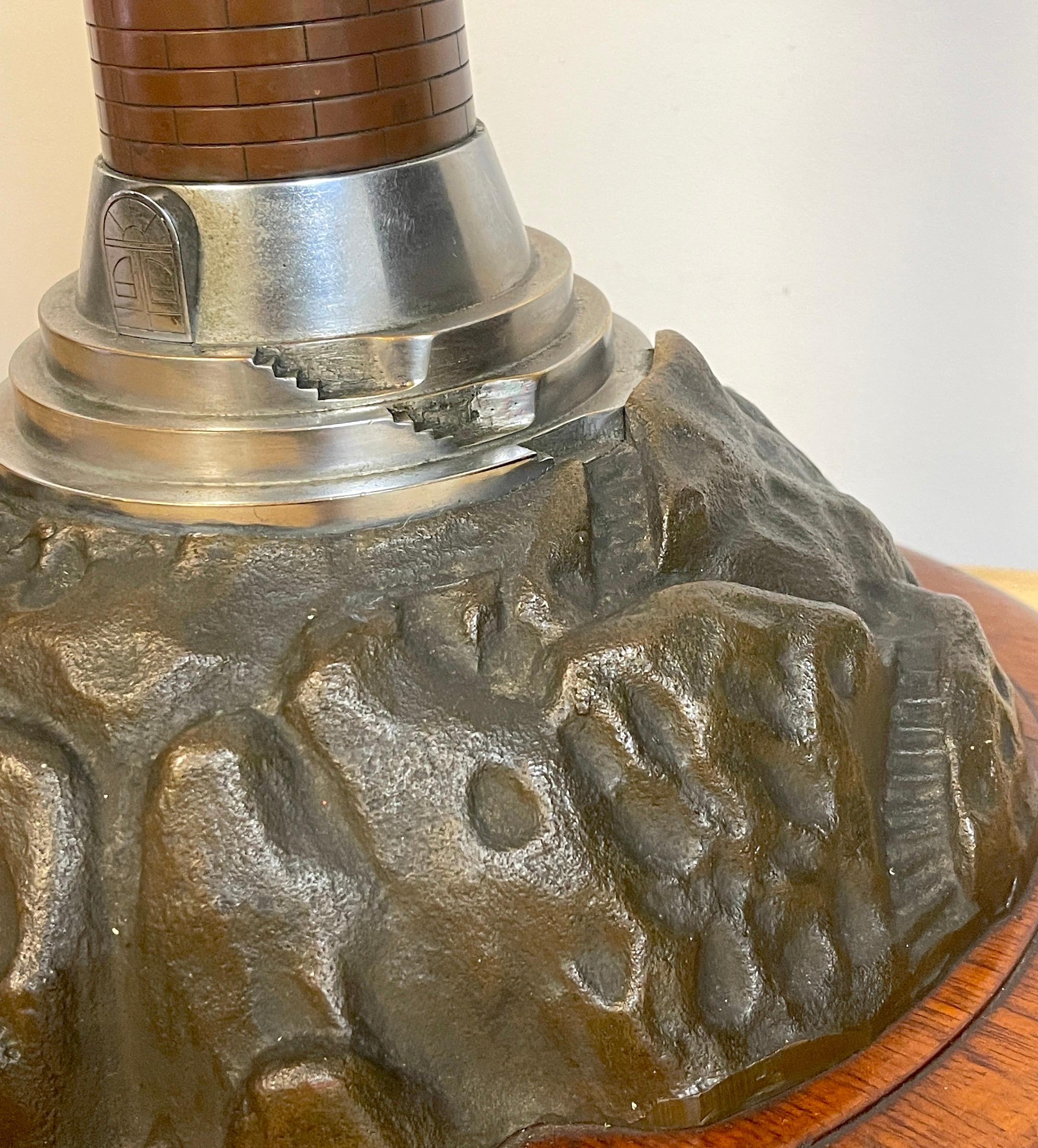 Modell einer Leuchtturmlampe aus Bronze, Stahl, Kristall und Holz im Art déco-Stil im Angebot 1