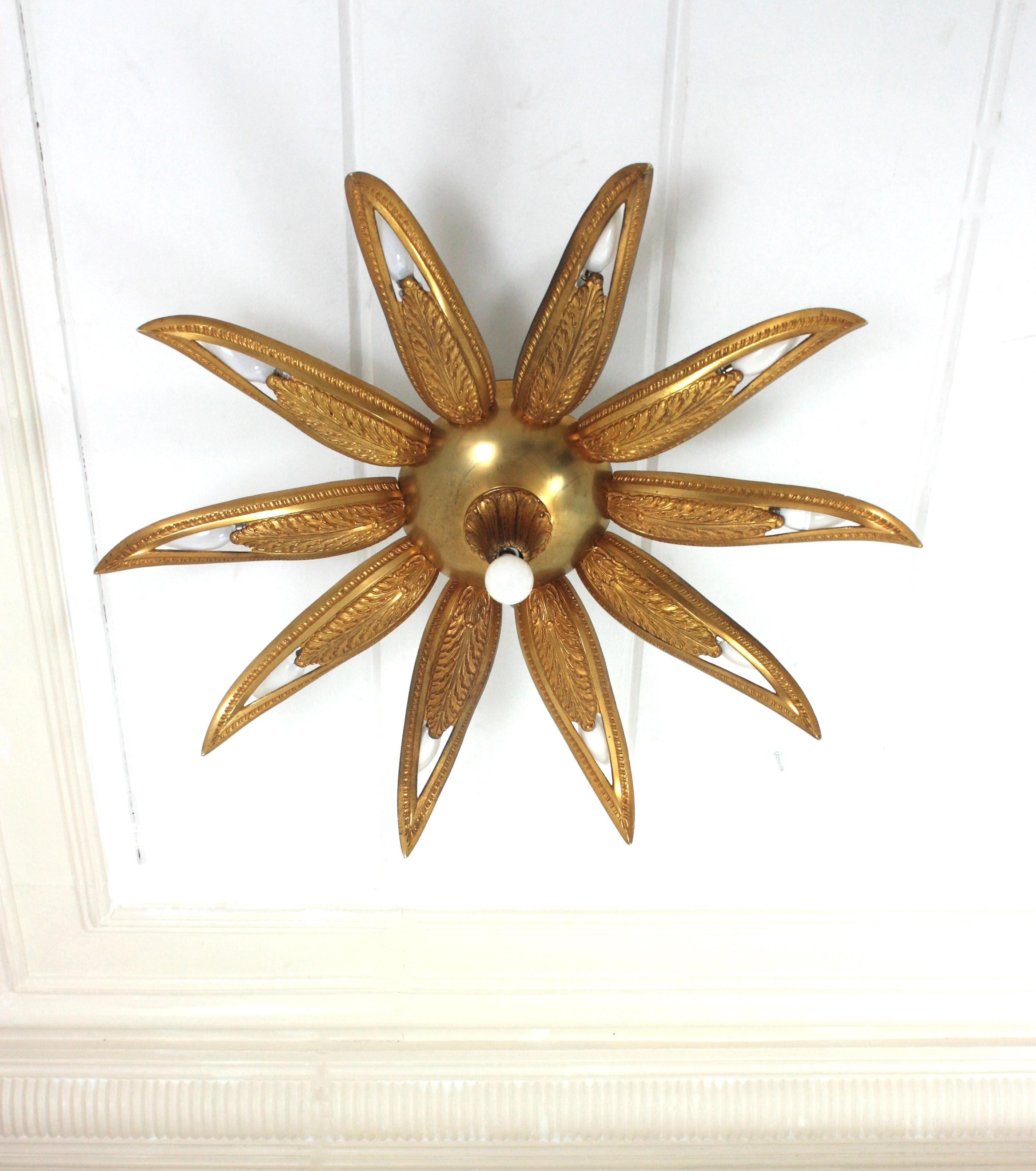 Apparecchio di illuminazione a incasso in bronzo Art Deco francese con fiore a raggiera in vendita 5