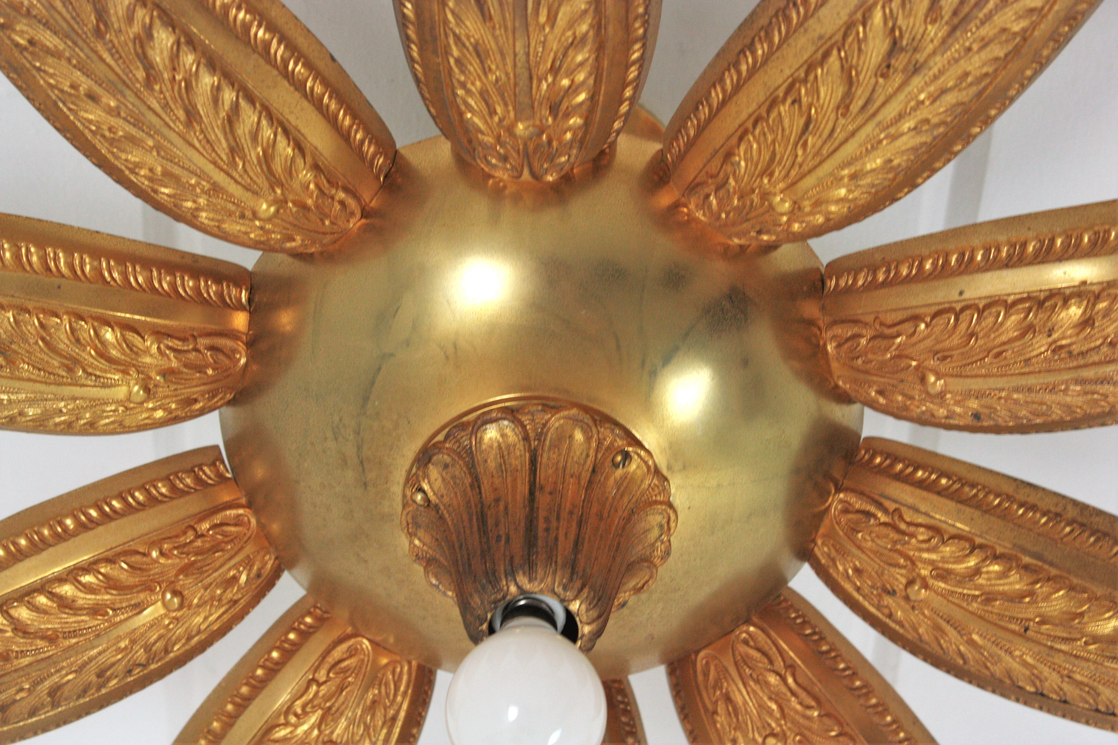 Apparecchio di illuminazione a incasso in bronzo Art Deco francese con fiore a raggiera in vendita 8