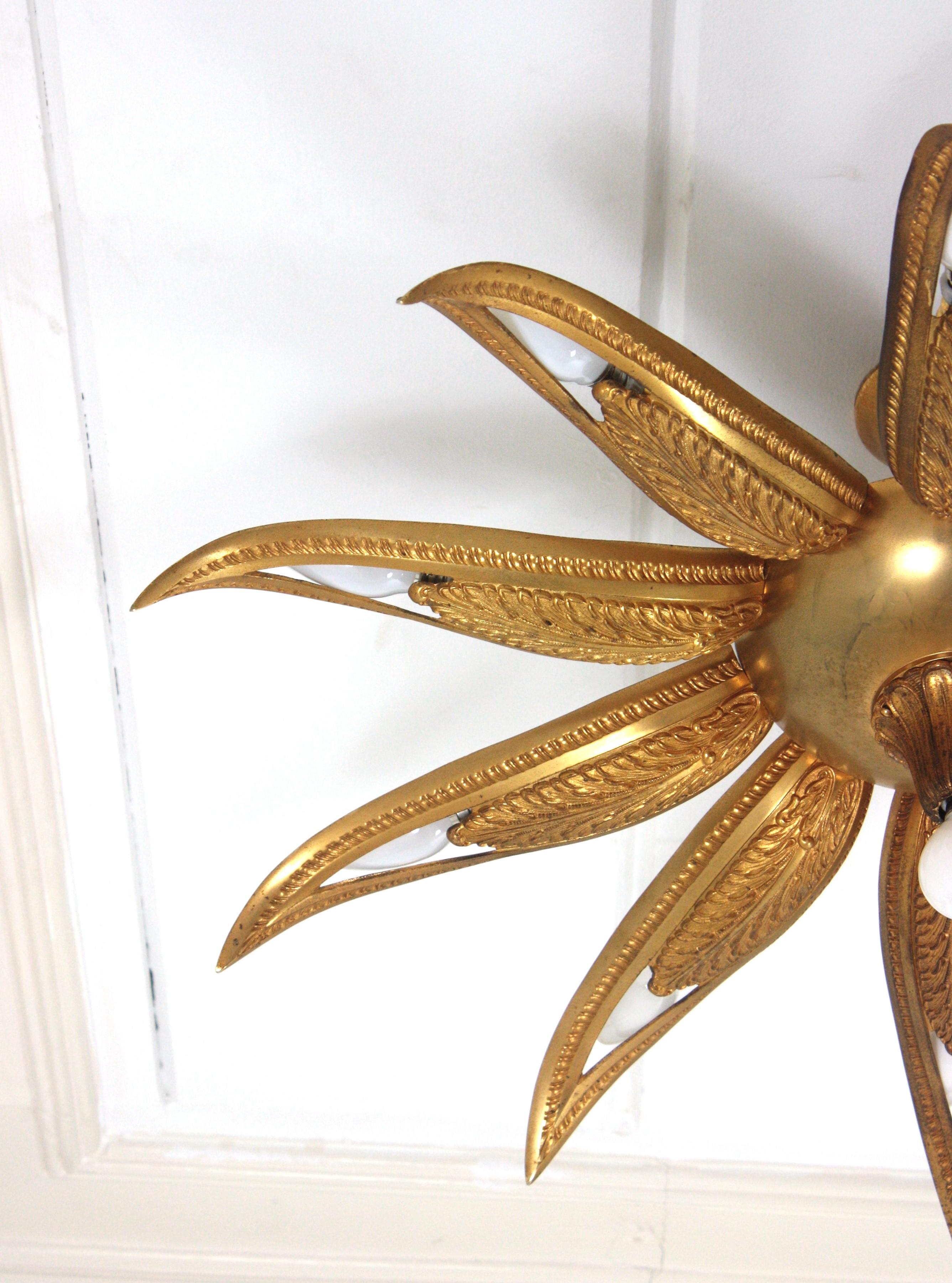 Apparecchio di illuminazione a incasso in bronzo Art Deco francese con fiore a raggiera in vendita 9