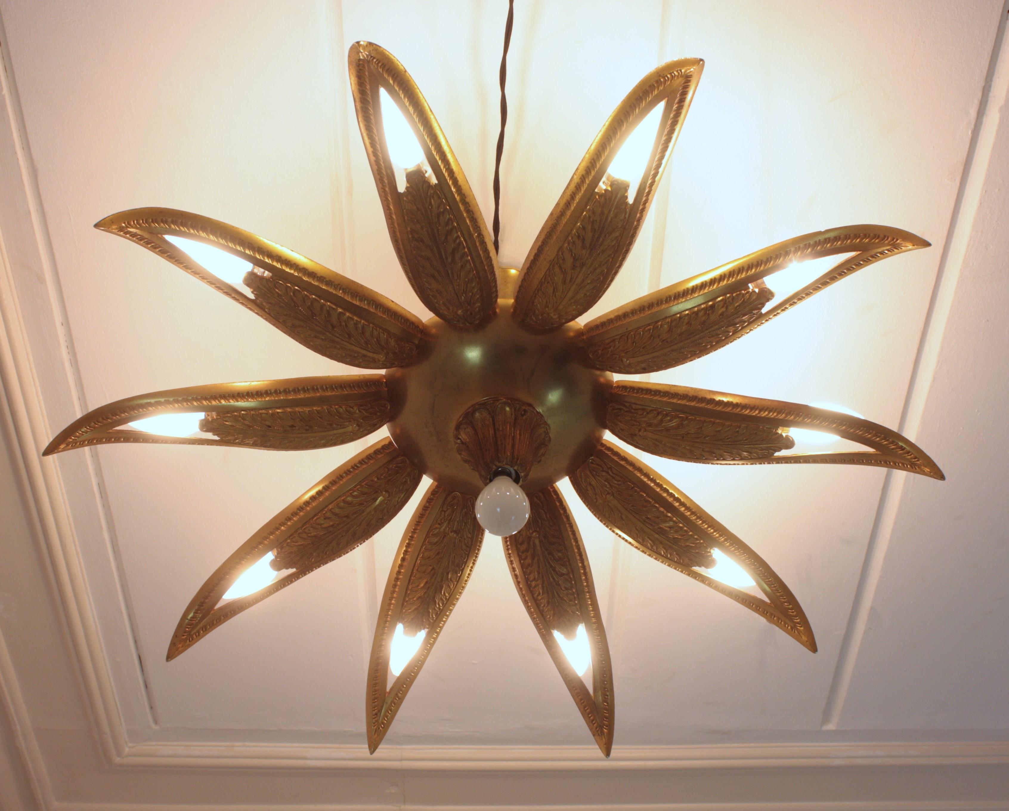 Apparecchio di illuminazione a incasso in bronzo Art Deco francese con fiore a raggiera in vendita 11