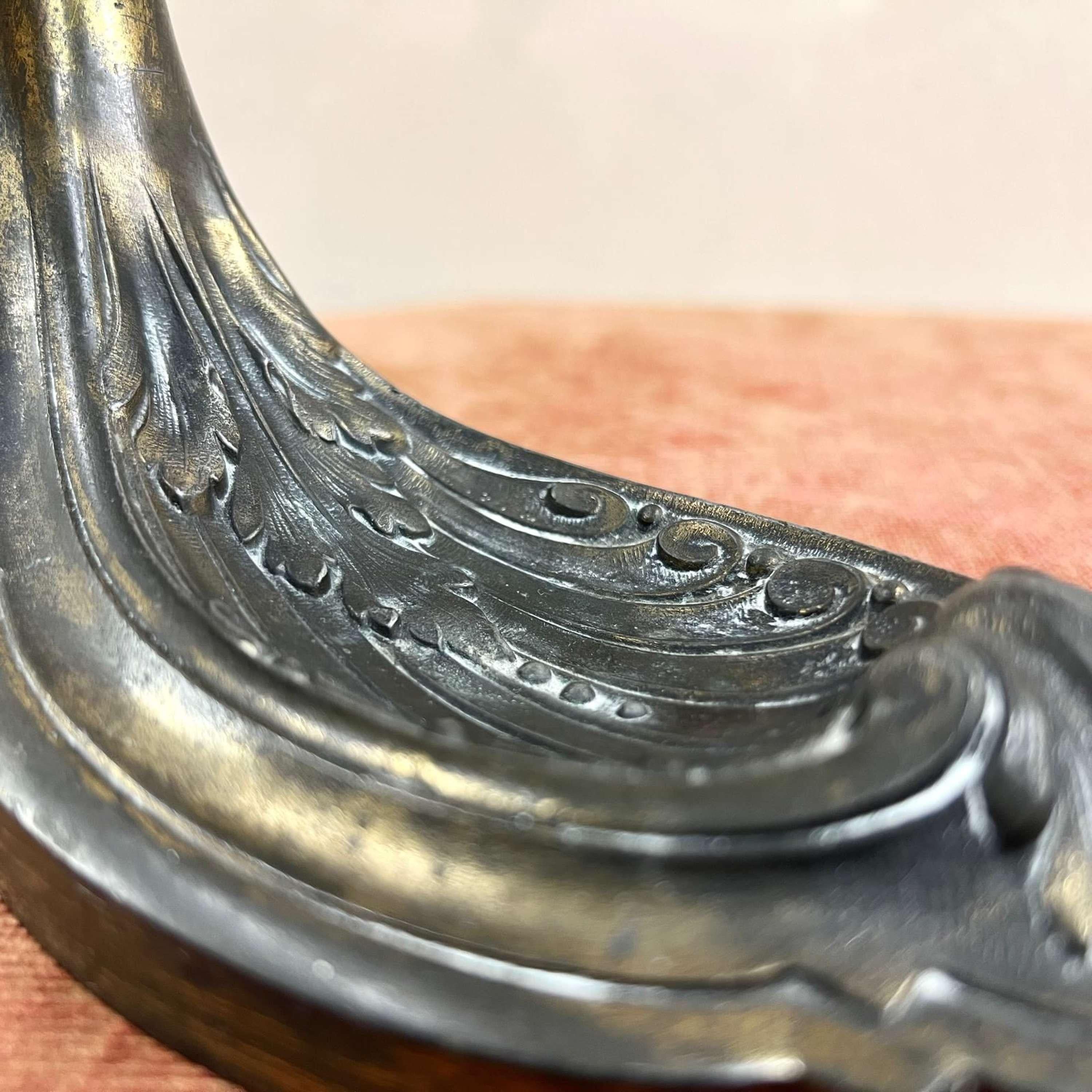 Lámpara de mesa francesa Art Déco de bronce en venta 1