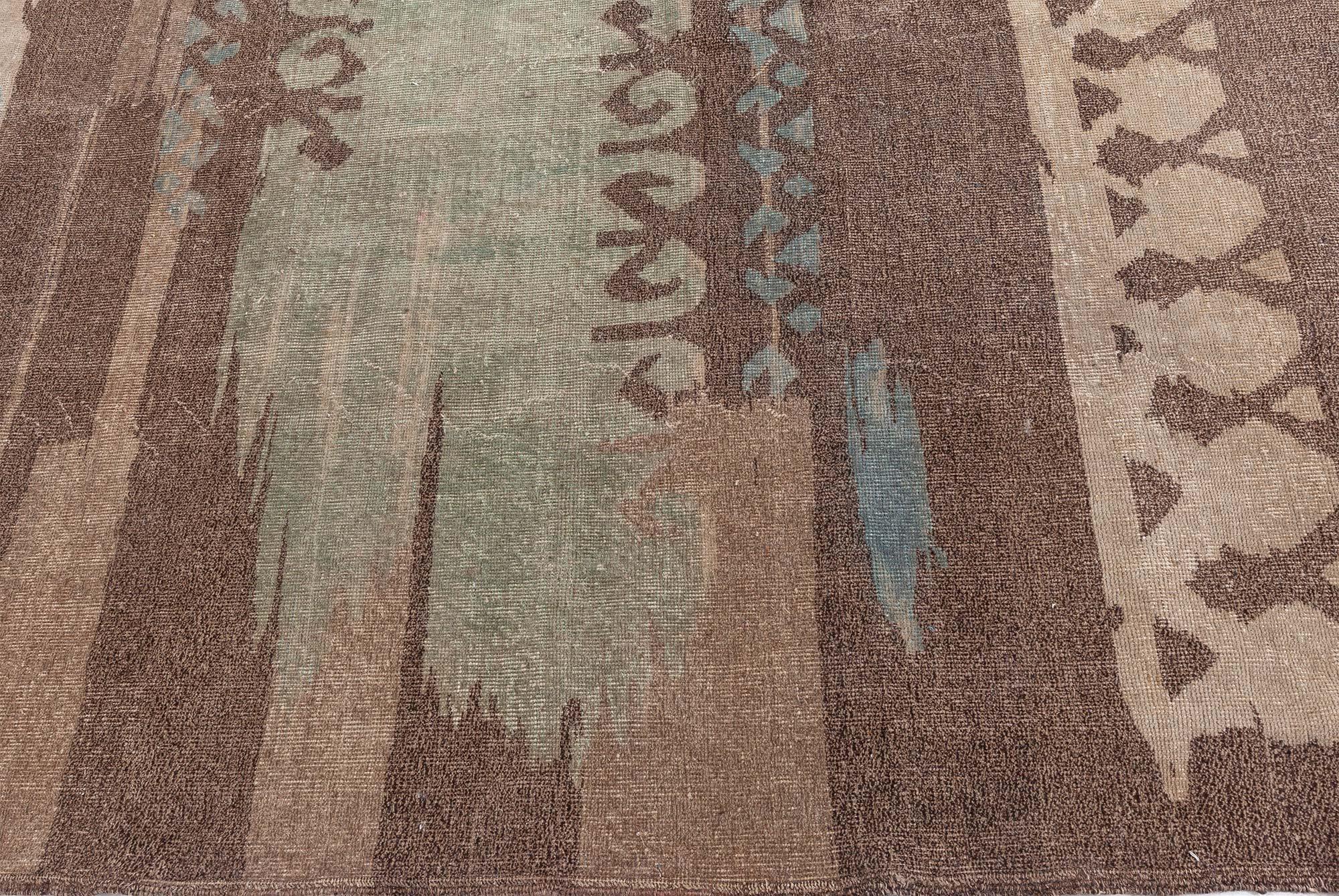 French Art Deco brown handmade wool rug.
Size: 6'10