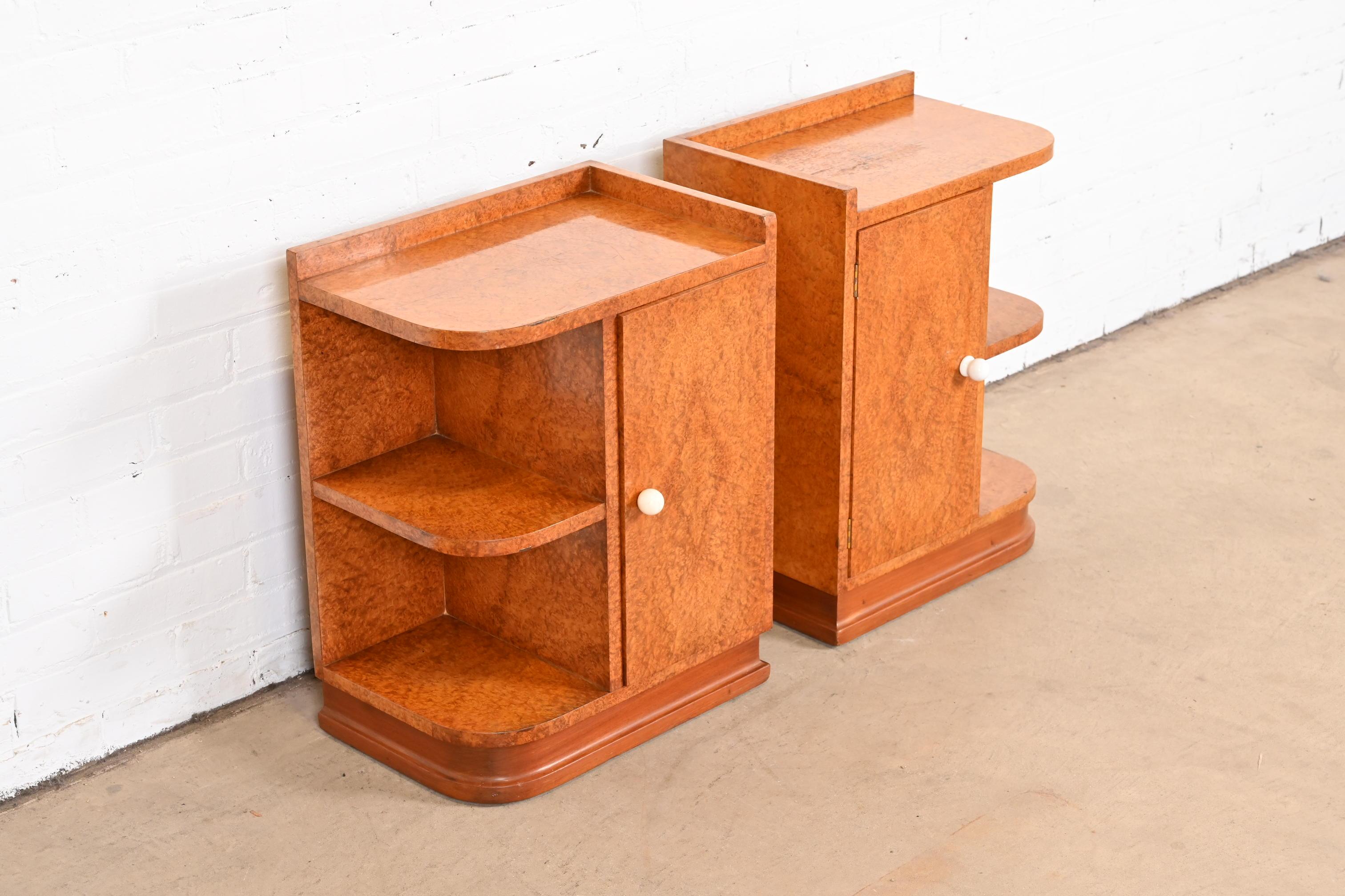 French Art Deco Burl Wood Nightstands in the Manner of Maison Dominique, 1930s In Good Condition For Sale In South Bend, IN