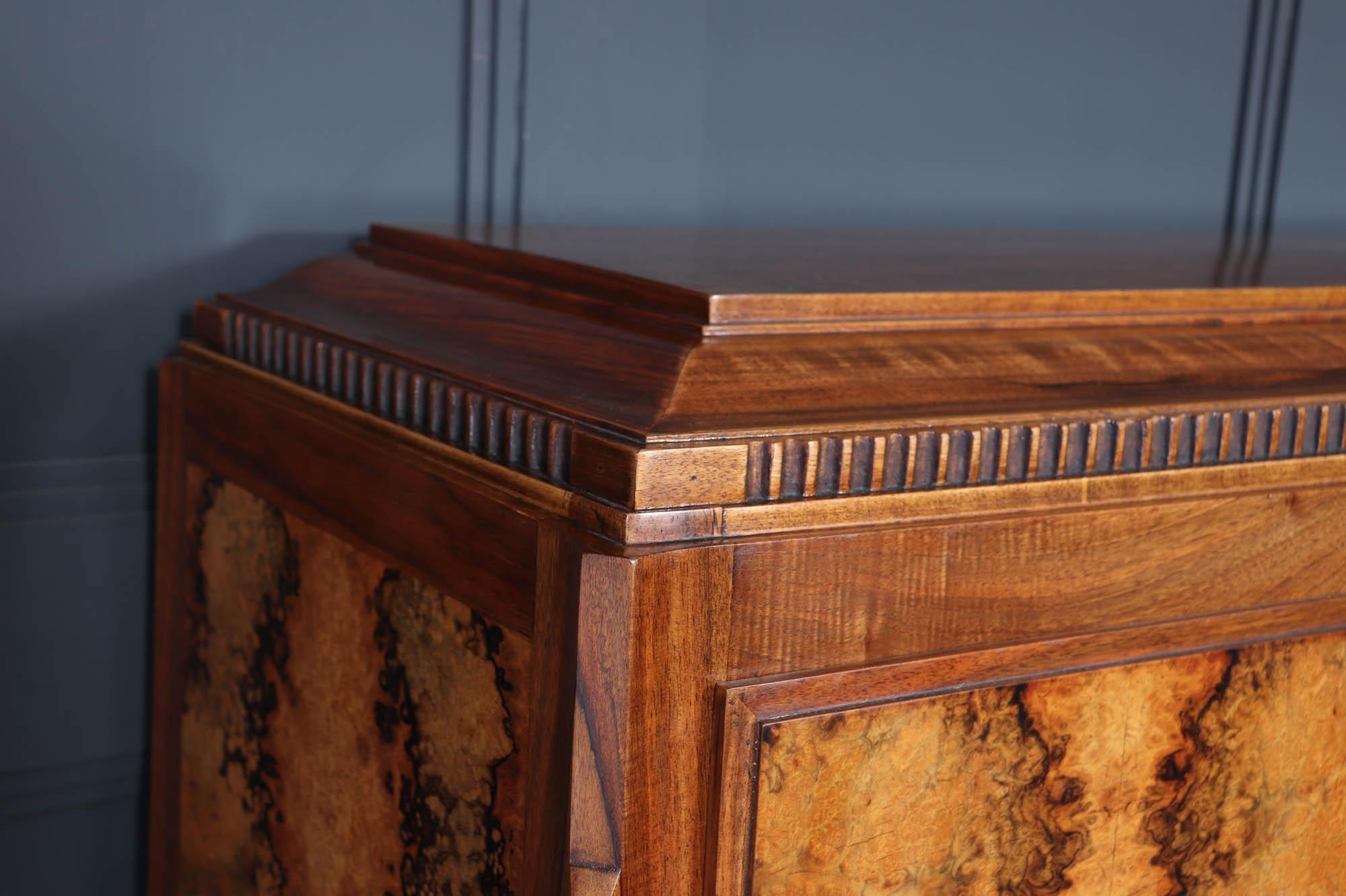 Inizio XX secolo Cabinet Art Deco francese di E Jacquemin in vendita