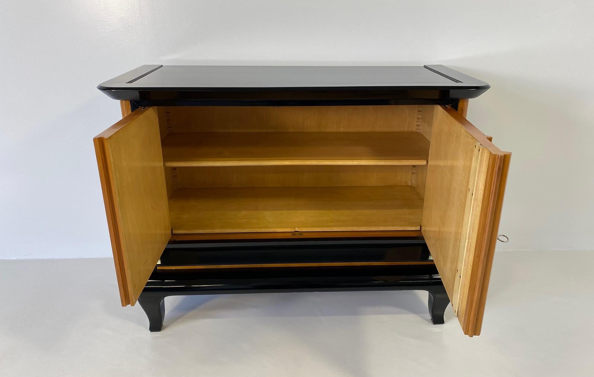 French Art Deco Cabinet in Parchment, Maple and Black Lacquer, 1940s For Sale 6