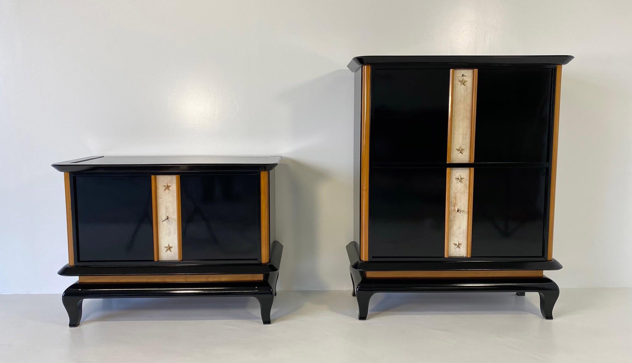 French Art Deco Cabinet in Parchment, Maple and Black Lacquer, 1940s For Sale 7