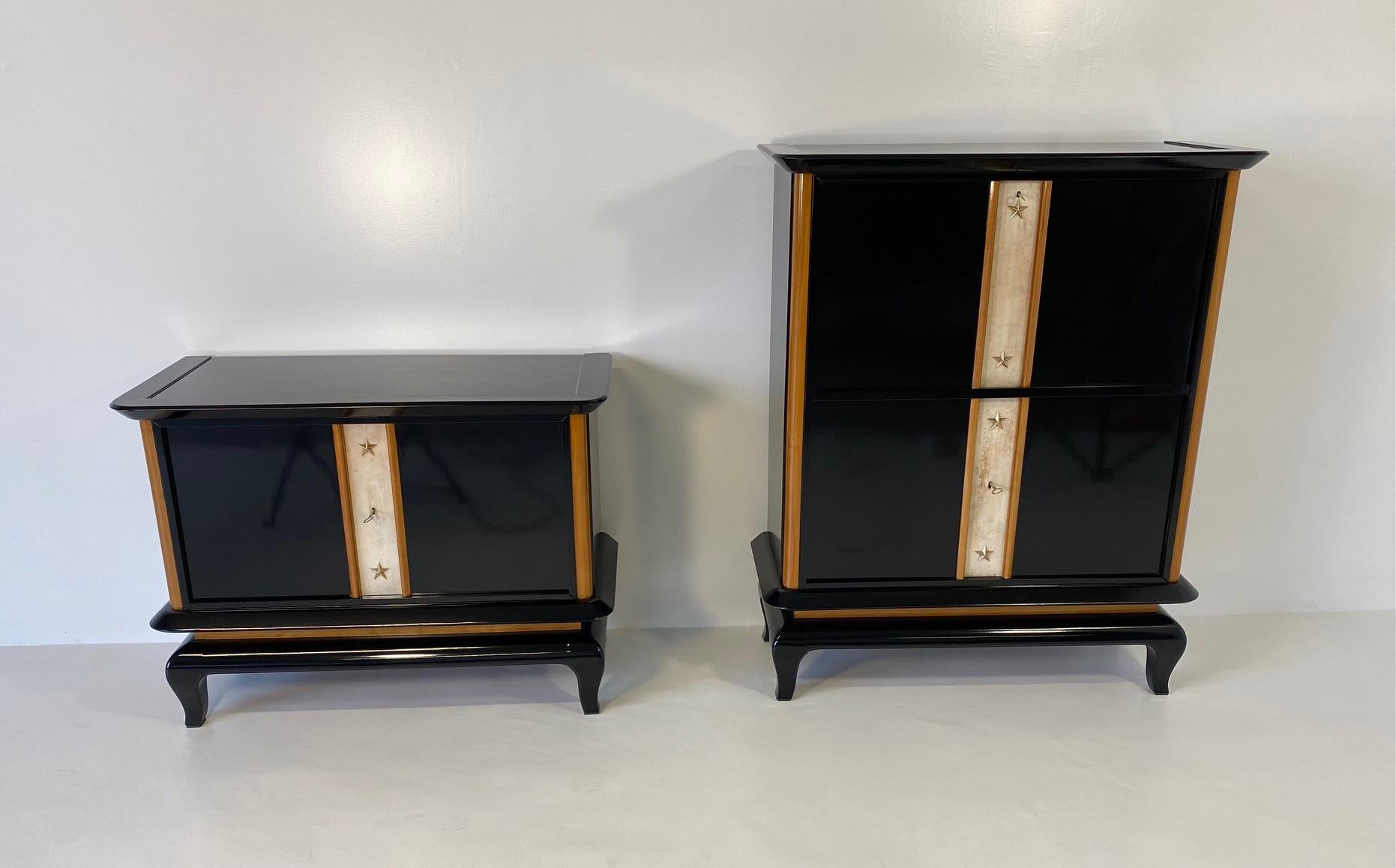 French Art Deco Cabinet in Parchment, Maple and Black Lacquer, 1940s For Sale 8