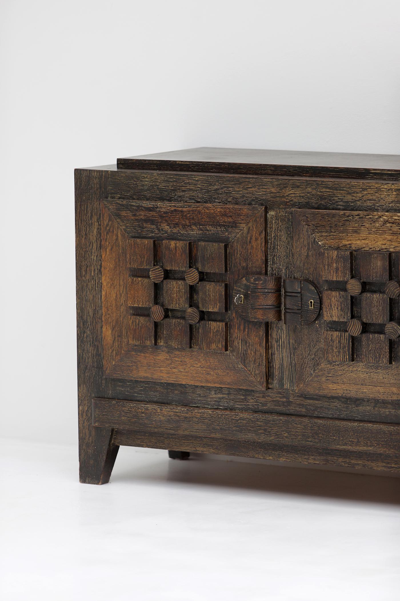 French Art Deco cabinet with graphic patterned doors 1940s, brutalist For Sale 8