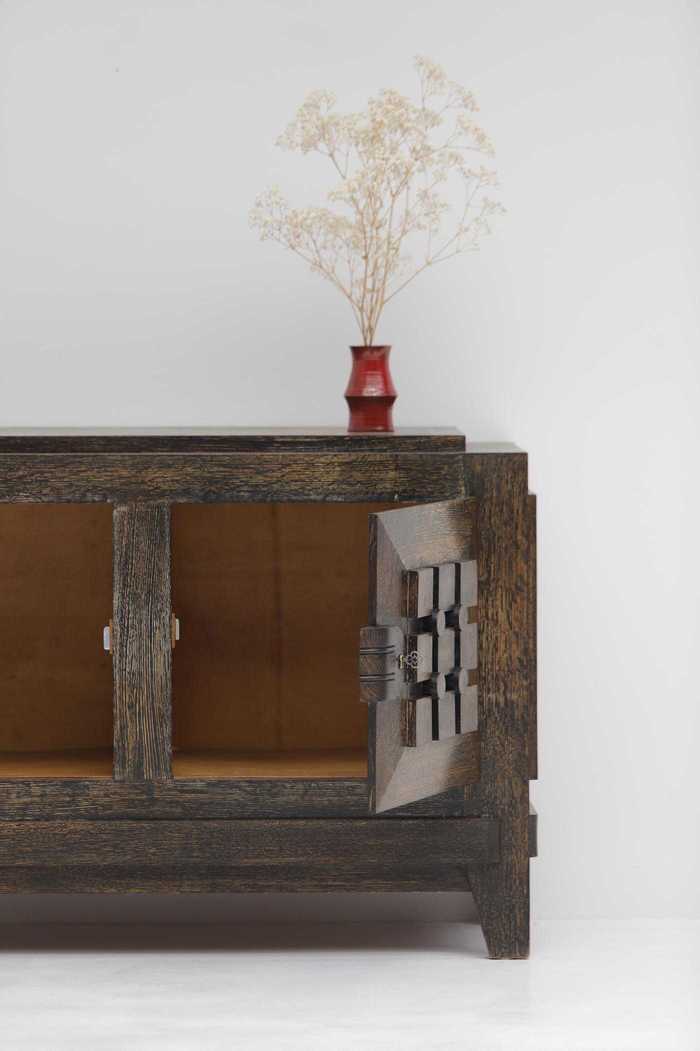 French Art Deco cabinet with graphic patterned doors 1940s, brutalist For Sale 12