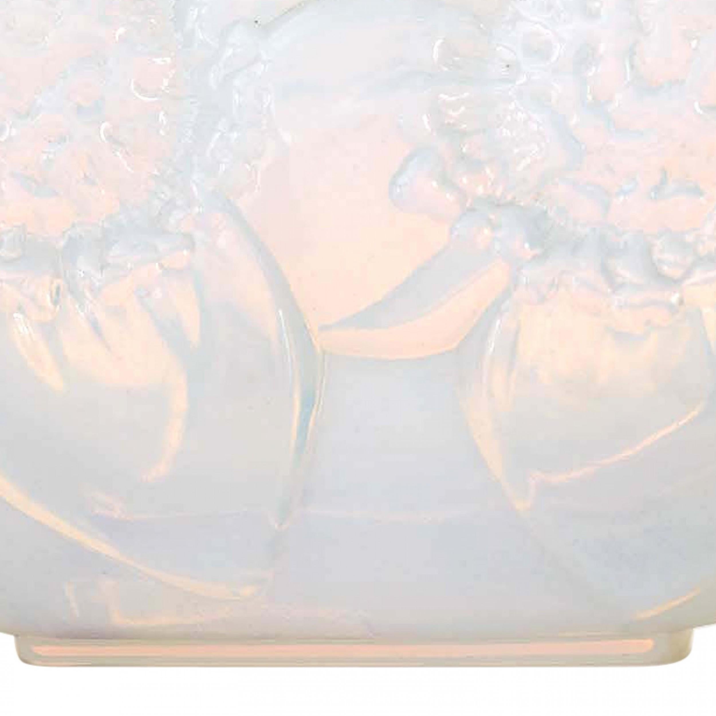 Goffrato Bottiglia di profumo opalescente francese Art Deco A. Caron in vendita
