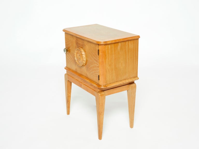 Mid-20th Century French Art Deco Carved Ash Wood Nightstand, 1940s For Sale