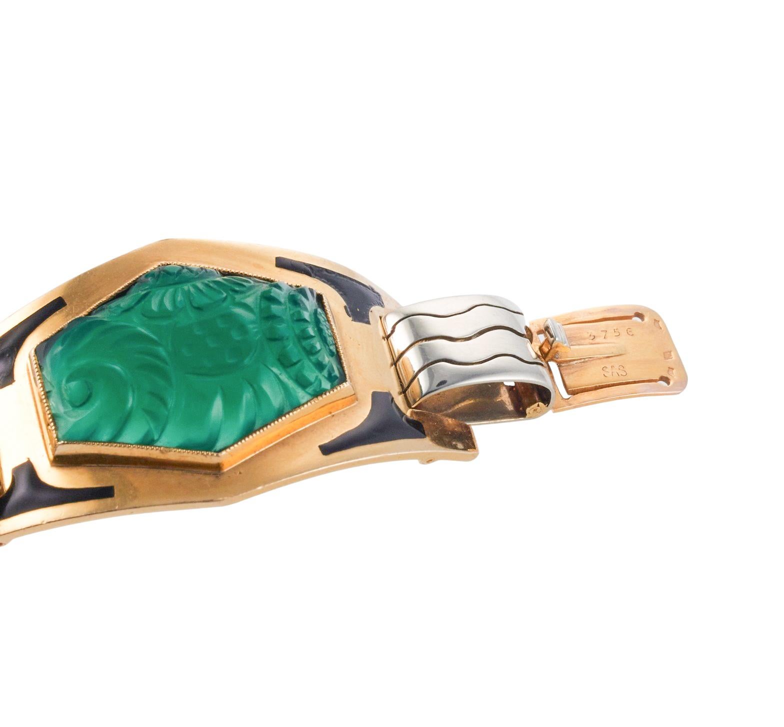 Women's French Art Deco Carved Chrysoprase Chalcedony Gold and Enamel Bracelet For Sale