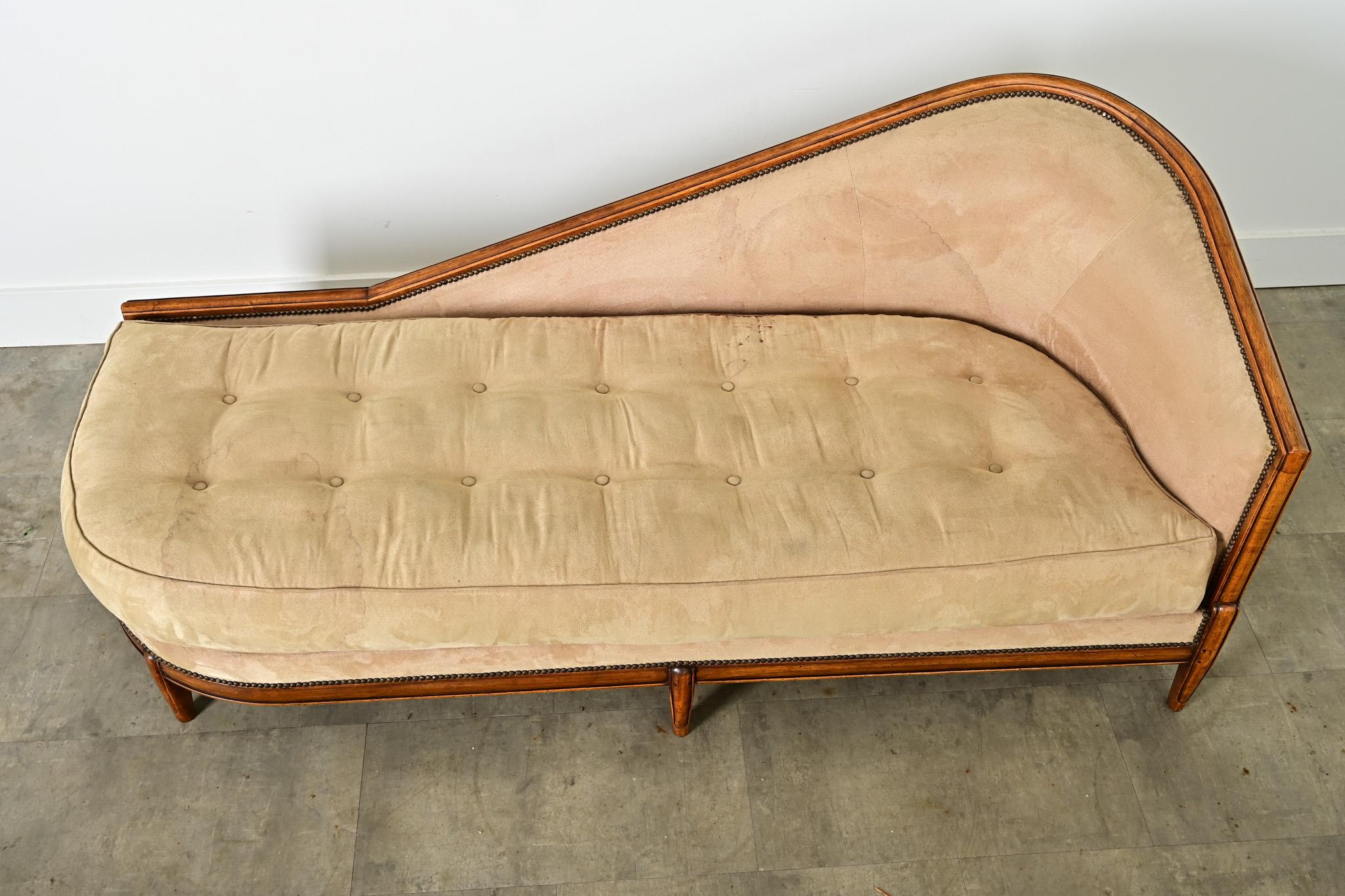 Francese Chaise francese Art Carved in noce intagliato in vendita