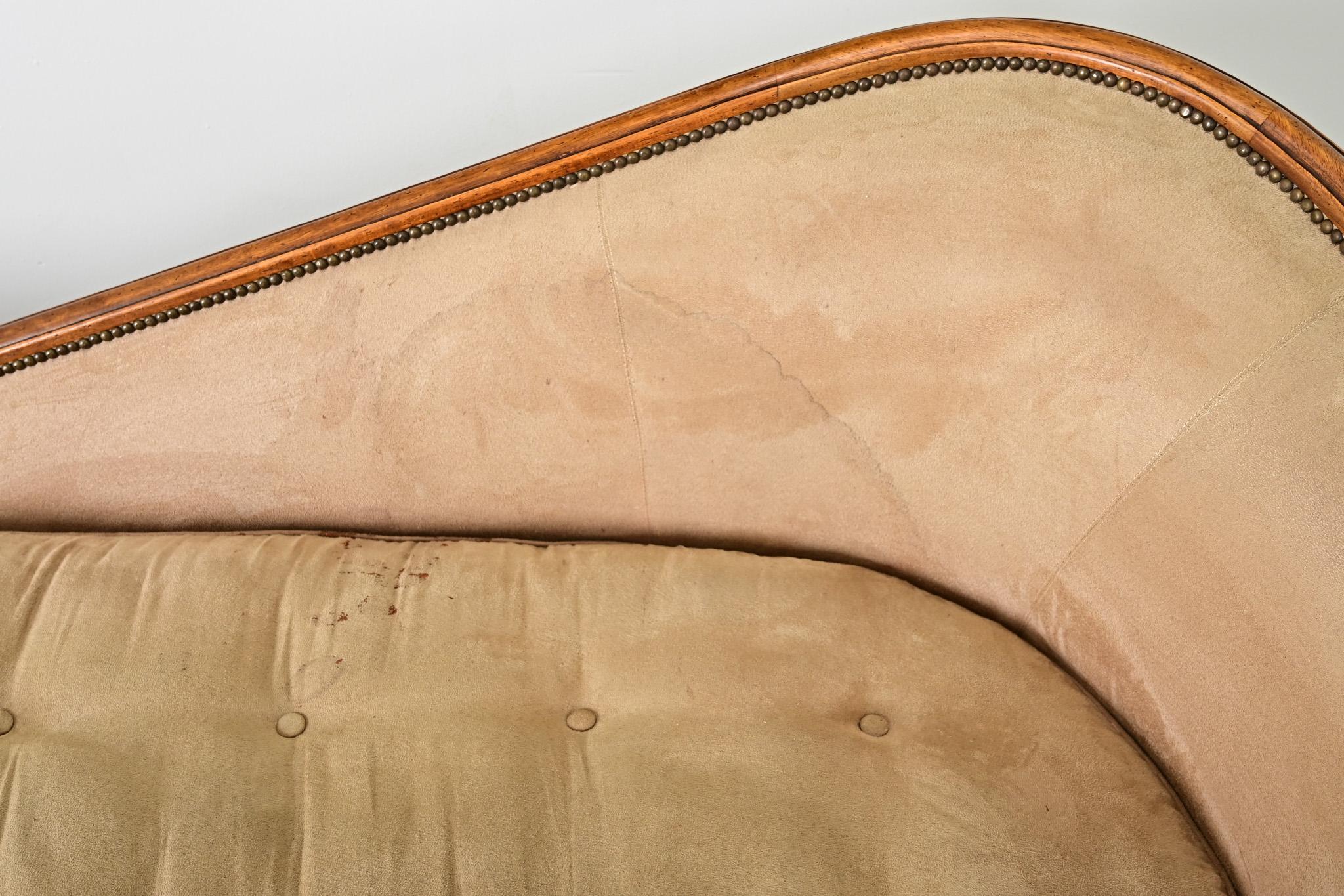 Intagliato Chaise francese Art Carved in noce intagliato in vendita