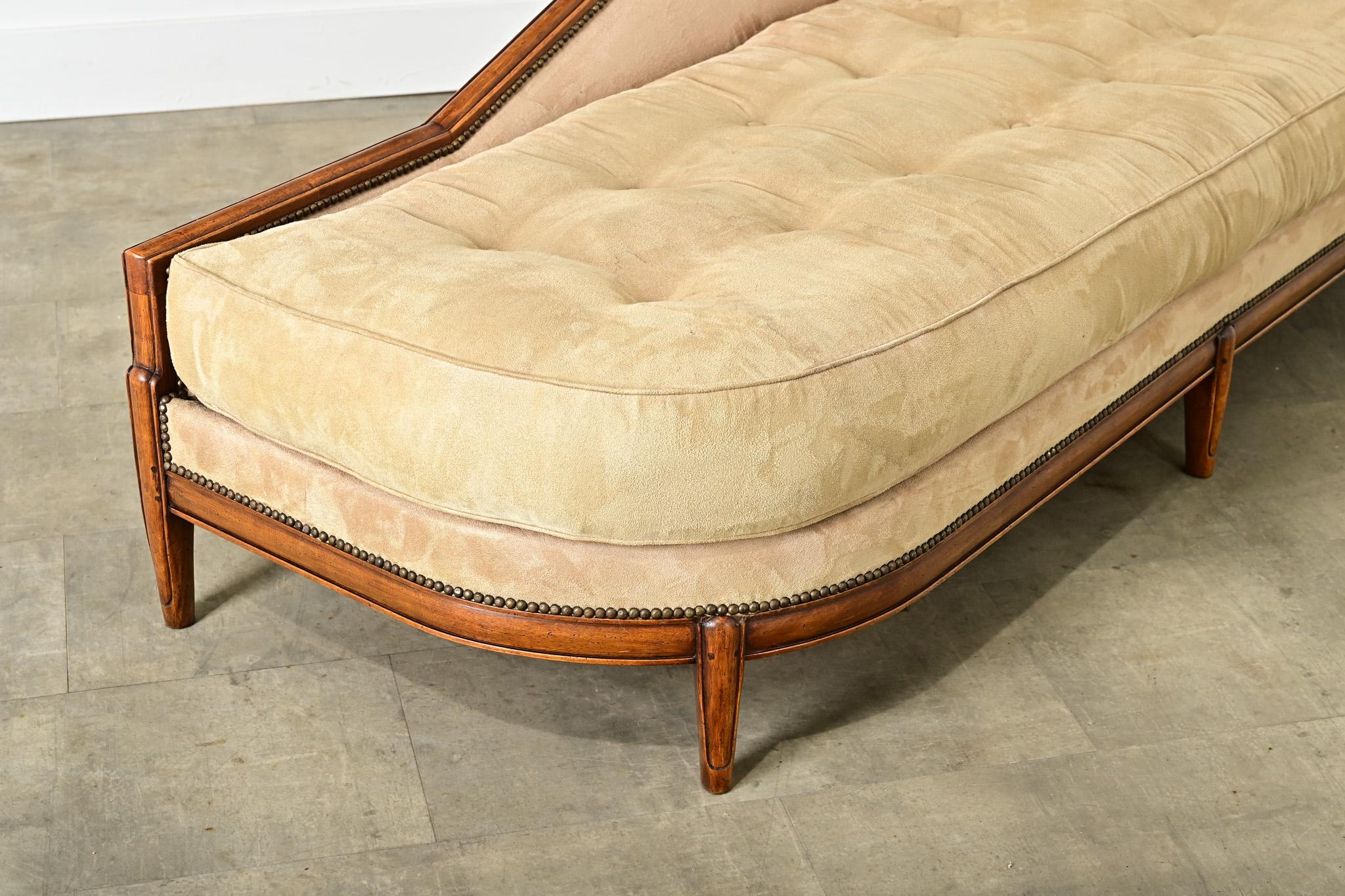 XX secolo Chaise francese Art Carved in noce intagliato in vendita