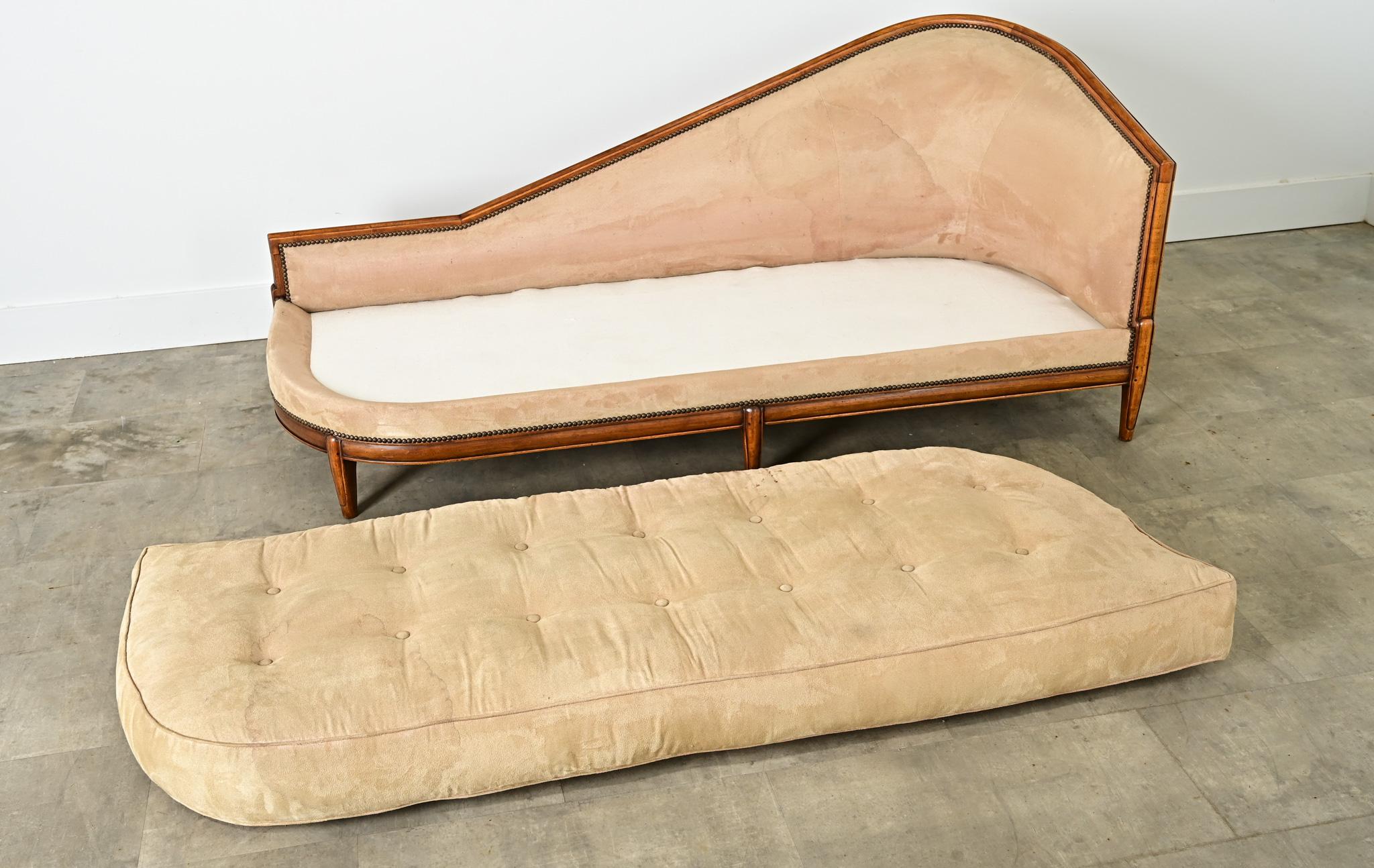 Chaise francese Art Carved in noce intagliato in vendita 1