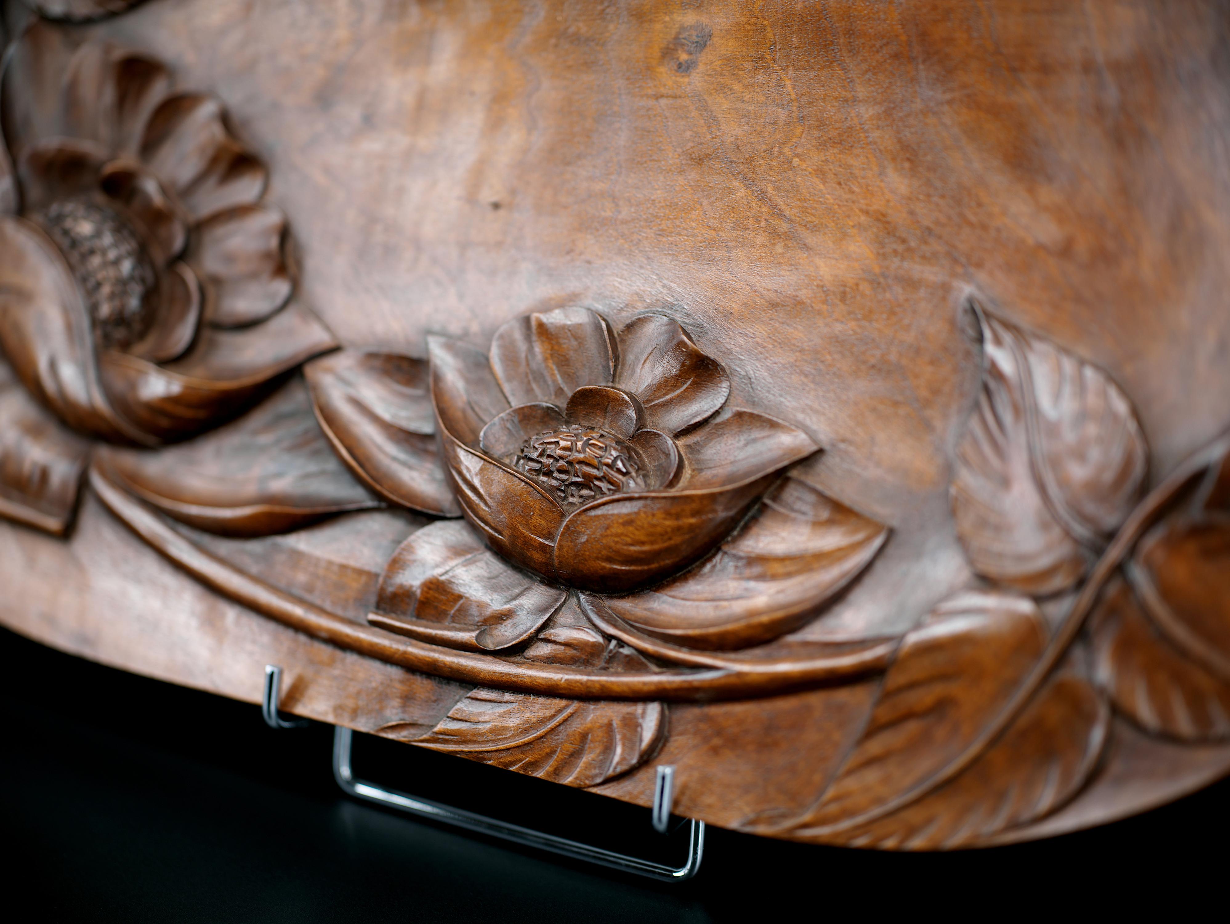 French Art Deco Carved Walnut Fruit Tray, 1930s For Sale 3