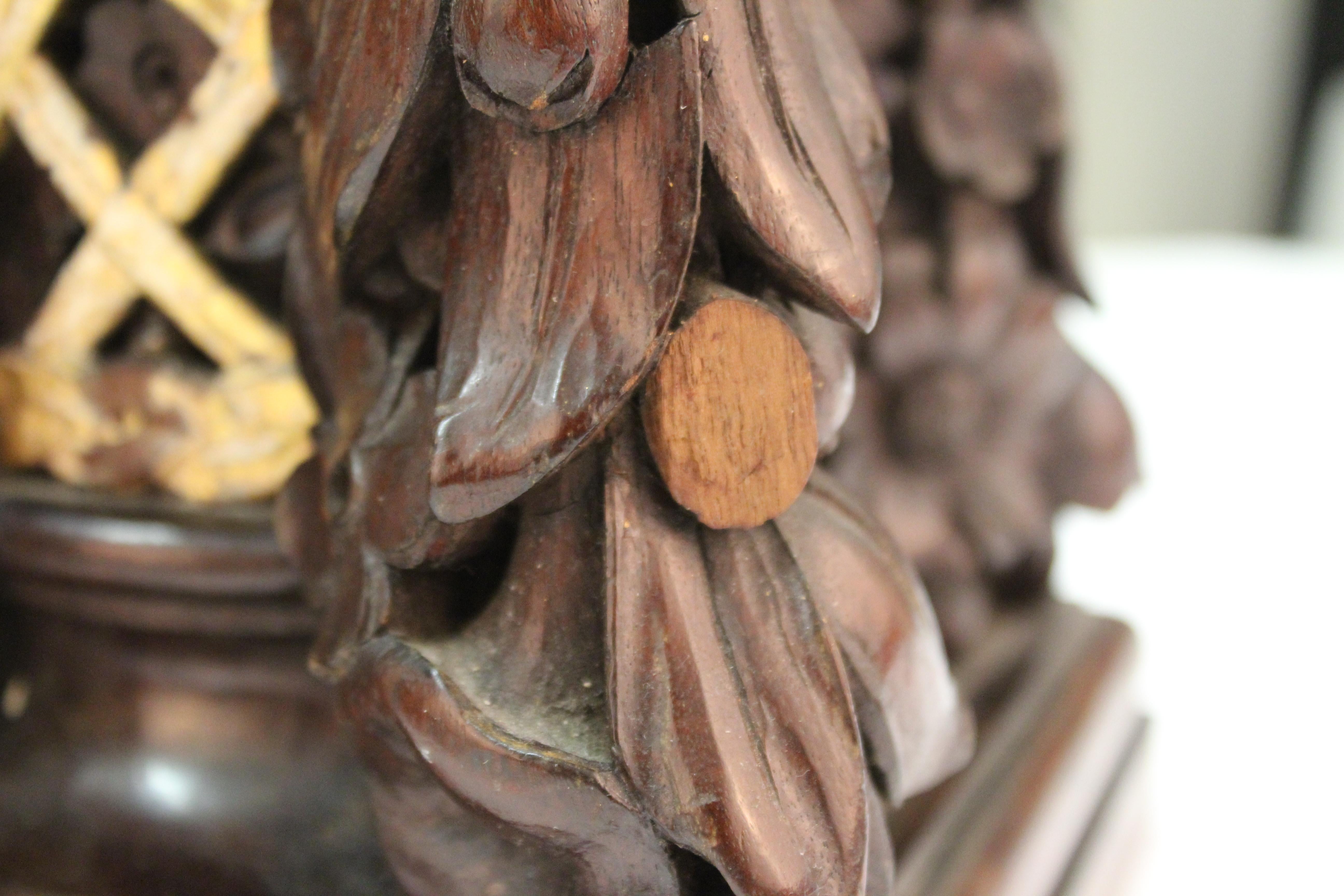 Dekorative Blumenkörbe aus geschnitztem Holz im Art déco-Stil, Sue Et Mare zugeschrieben im Angebot 5