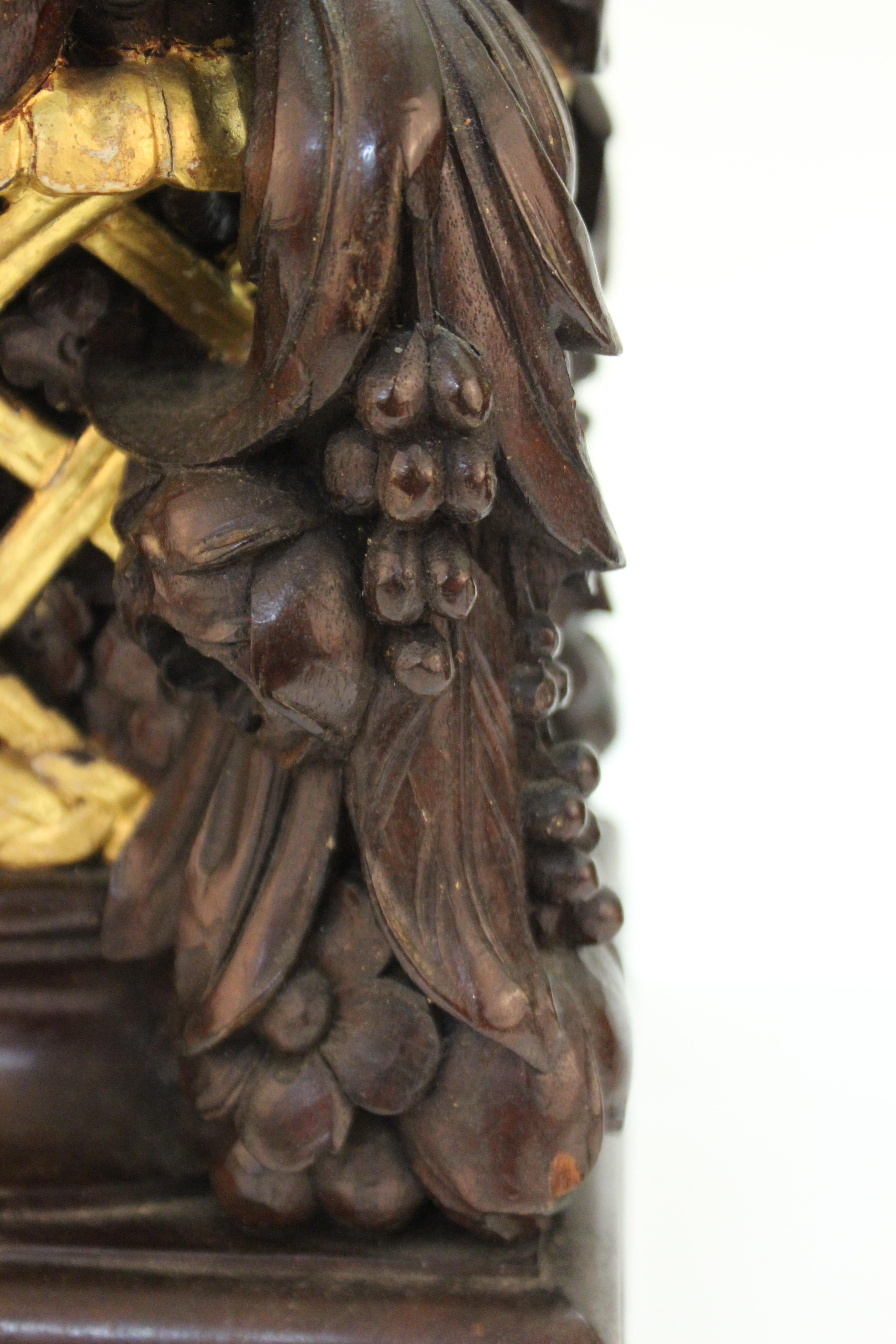 Paniers à fleurs décoratifs en bois sculpté Art Déco français attribués à Sue Et Mare en vente 1