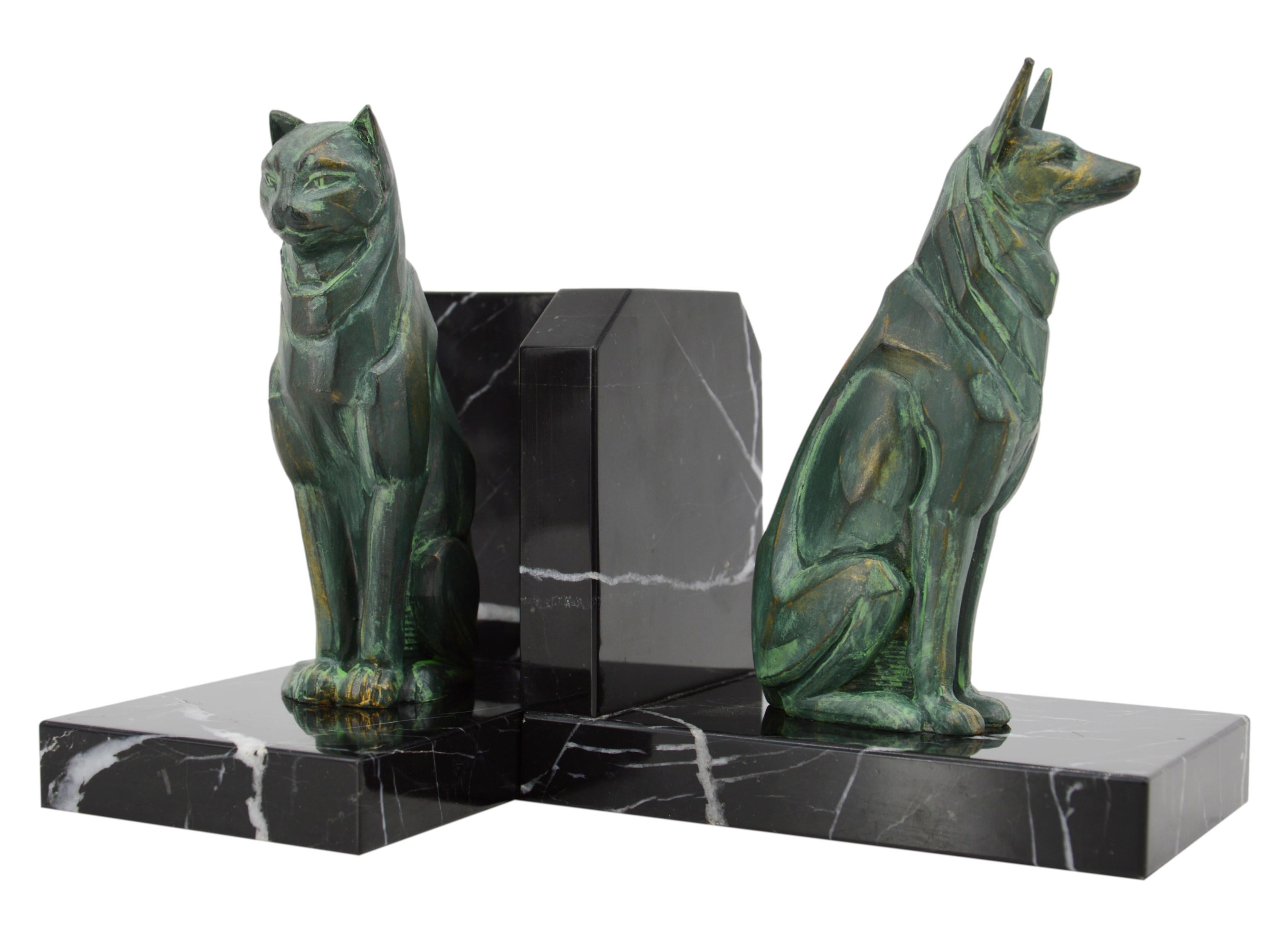 French Art Deco Cat & Dog Bookends, Ca. 1930 In Excellent Condition For Sale In Saint-Amans-des-Cots, FR