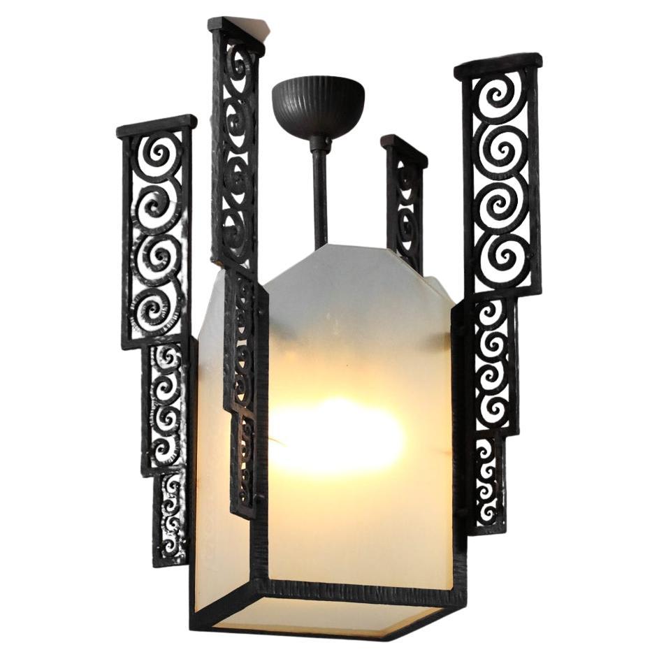 French Art Deco ceiling light in wrought iron and glass plate For Sale