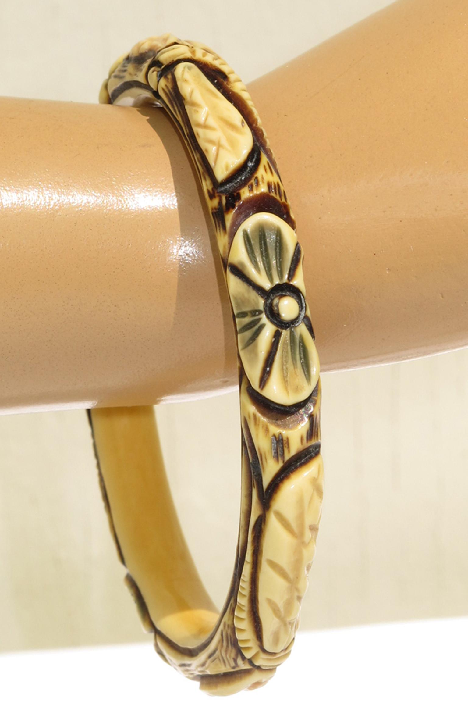 French Art Deco Celluloid Bracelet Bangle Geometric and Floral Carving In Excellent Condition For Sale In Atlanta, GA