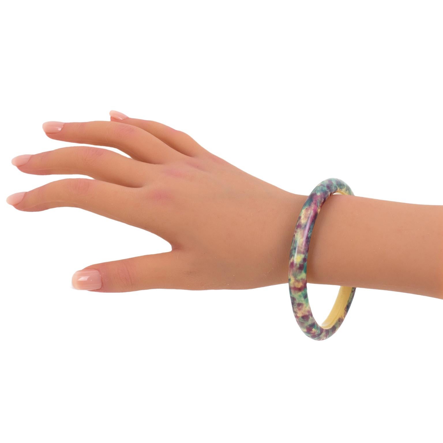 Women's or Men's French Art Deco Celluloid Bracelet Bangle with Blue and Pink Sponge Design For Sale