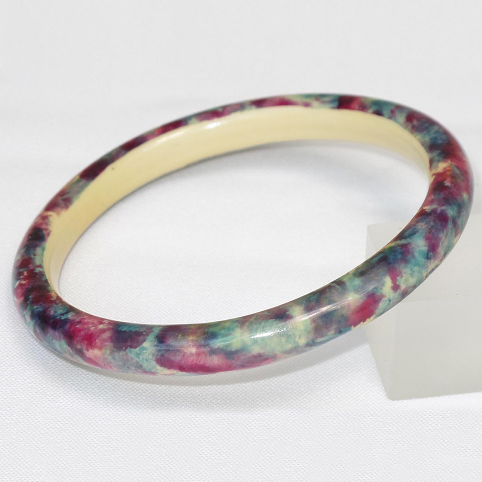 French Art Deco Celluloid Bracelet Bangle with Blue and Pink Sponge Design For Sale 1