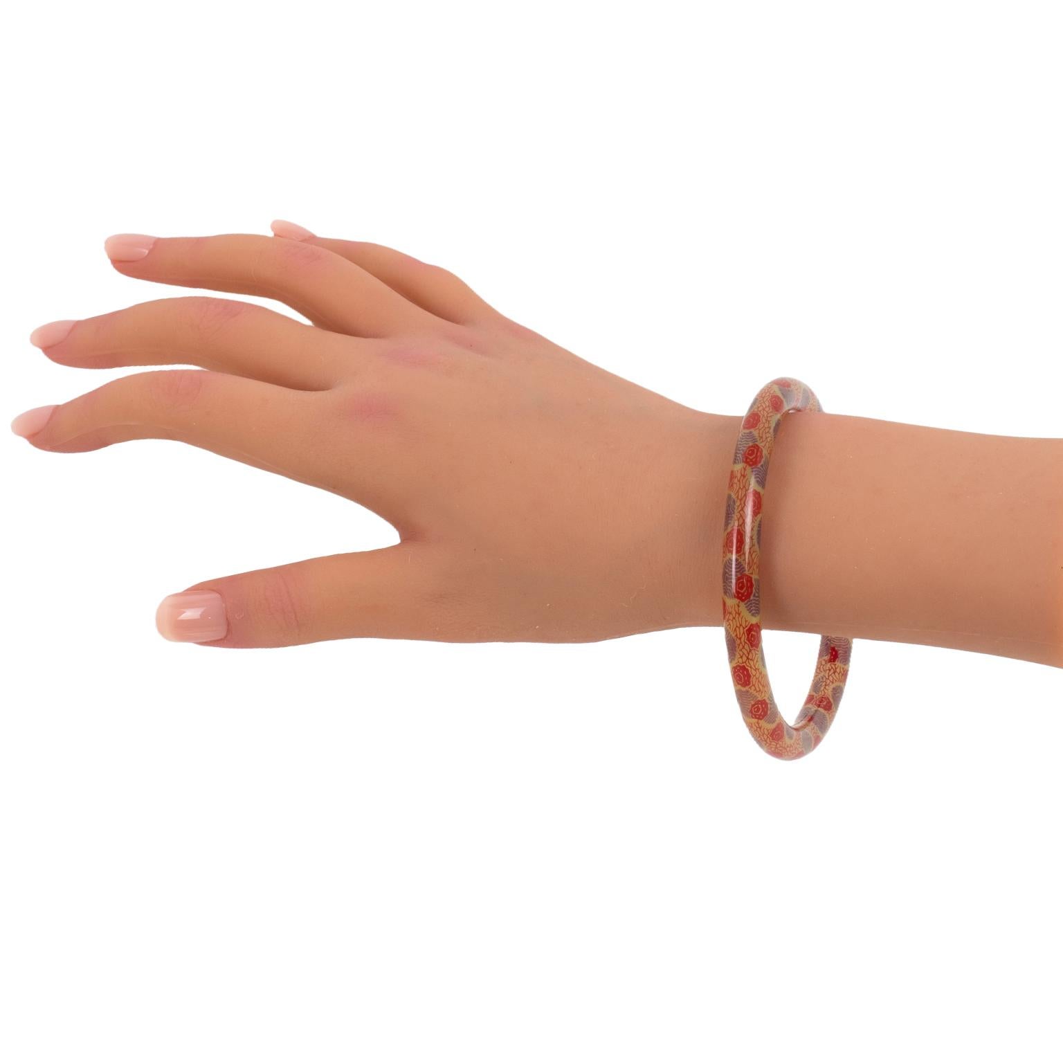 Bracelet jonc en celluloïd Art déco français avec motifs violets et rouges en vente 4