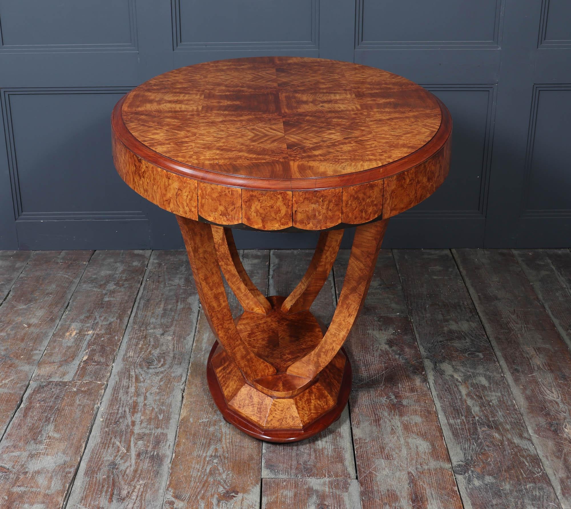 Mesa de centro francesa Art Déco en Amboyna c1925 en venta 3