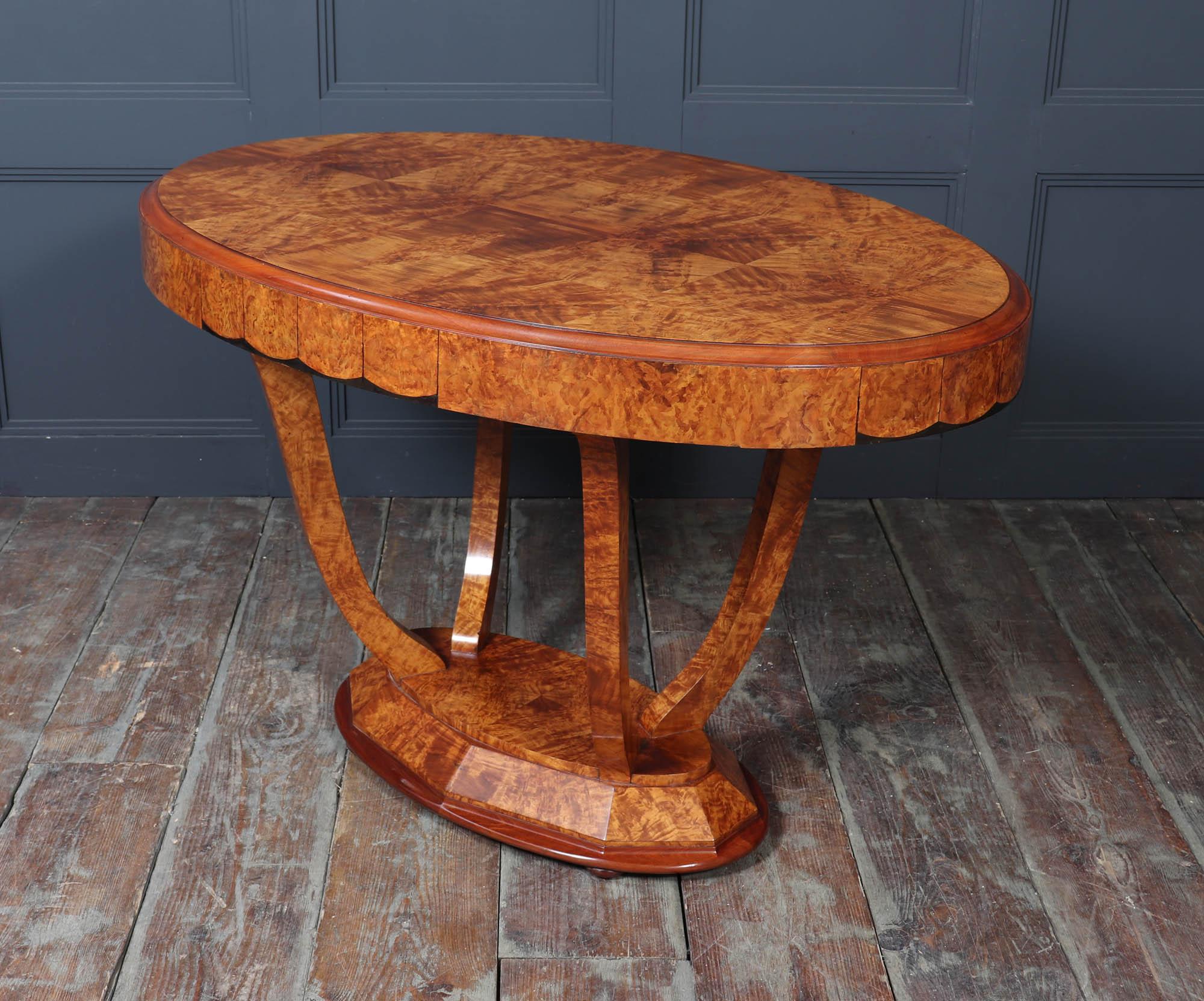 Mesa de centro francesa Art Déco en Amboyna c1925 en venta 4