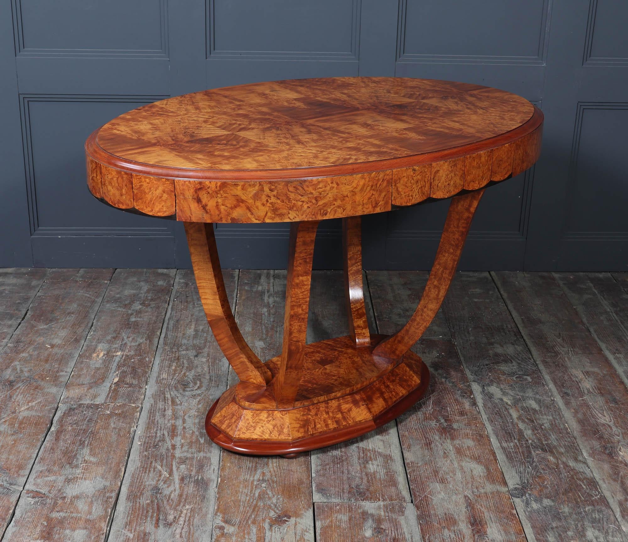 Mesa de centro francesa Art Déco en Amboyna c1925 en venta 6
