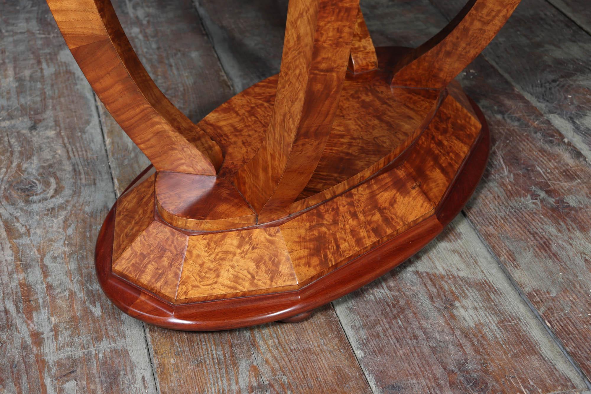 Mesa de centro francesa Art Déco en Amboyna c1925 en venta 10