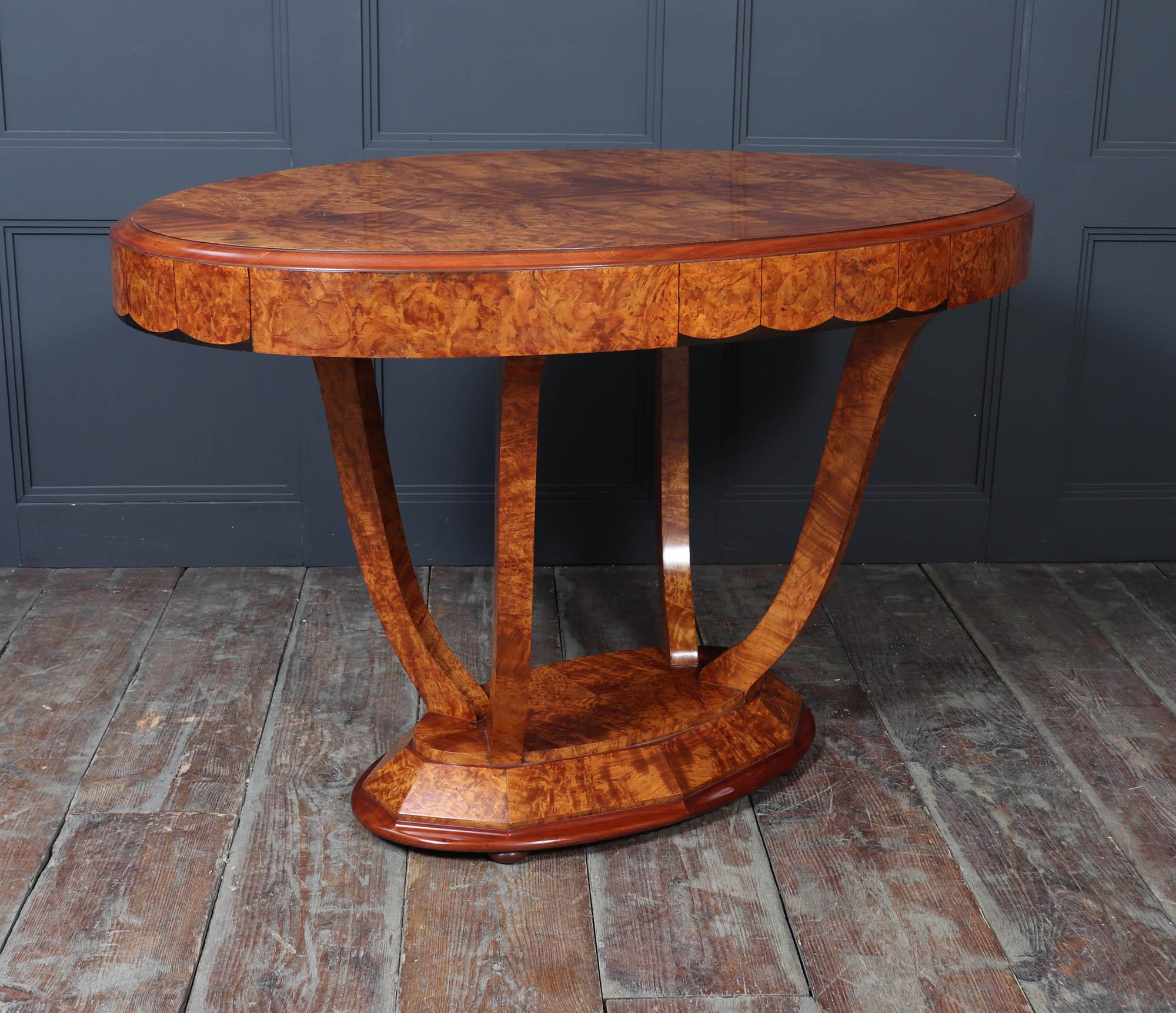 Mesa de centro francesa Art Déco en Amboyna c1925 en venta 2