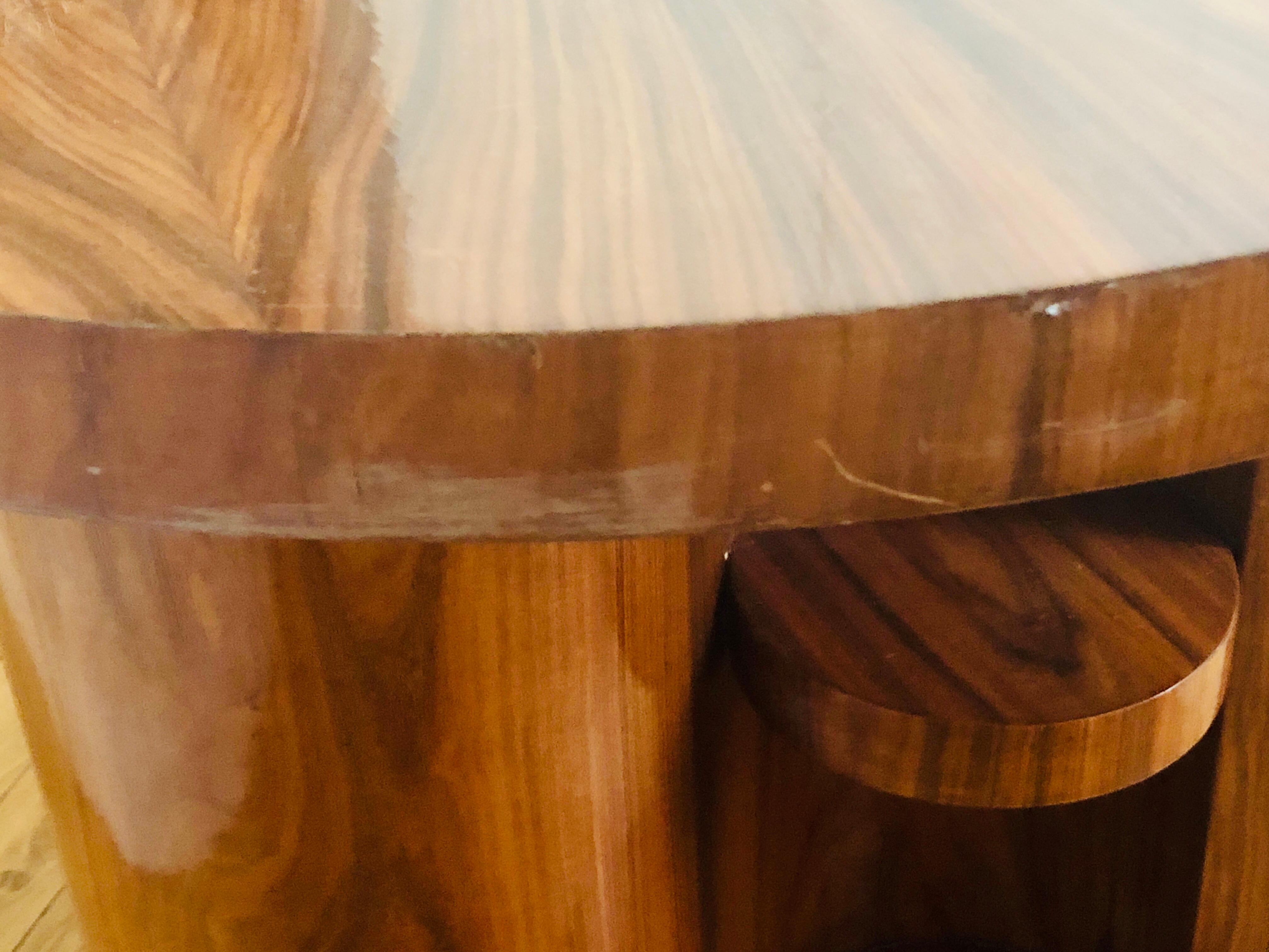 French Art Deco Center Table in Walnut Veneer, 1930 12