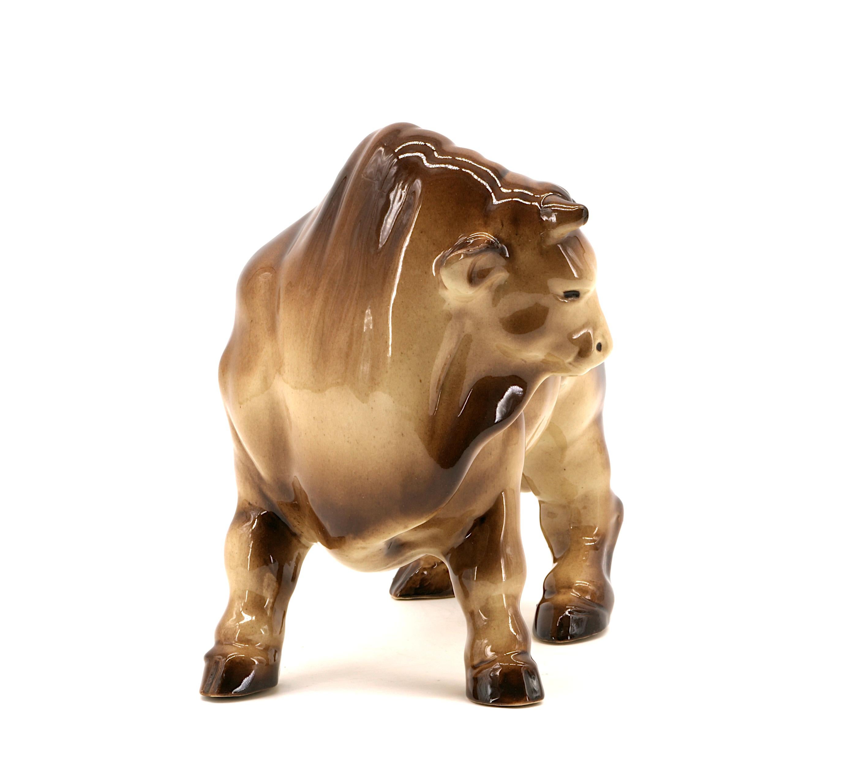 Francese Toro francese in ceramica Art Deco 1920 in vendita