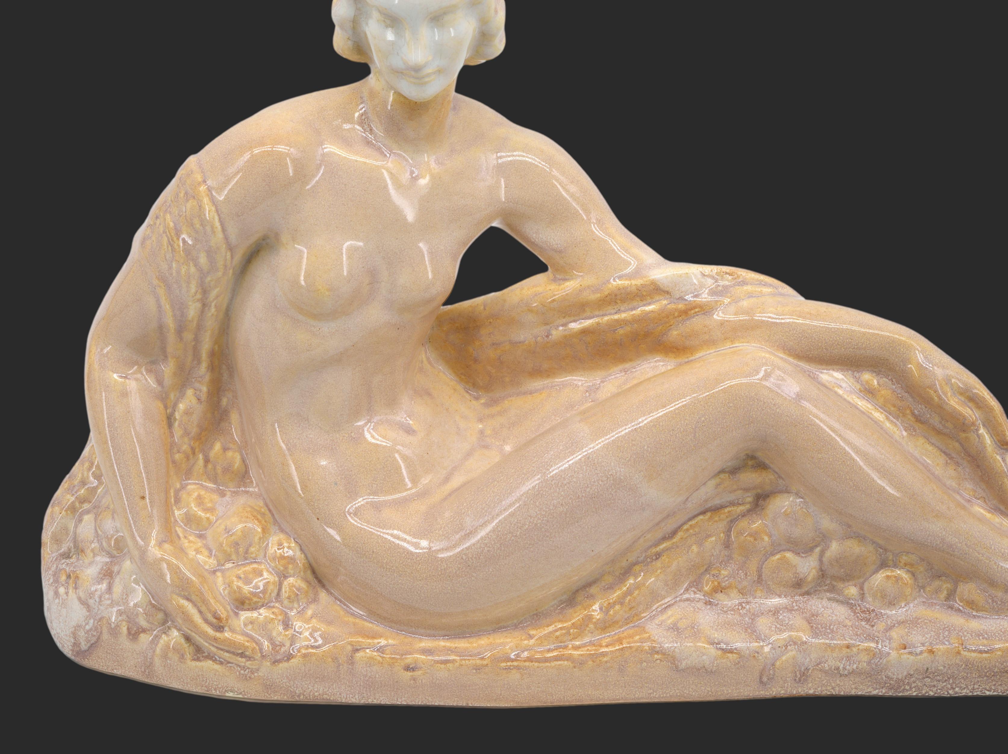 Milieu du XXe siècle Femme en céramique Art Déco française par ODYV, années 1930 en vente