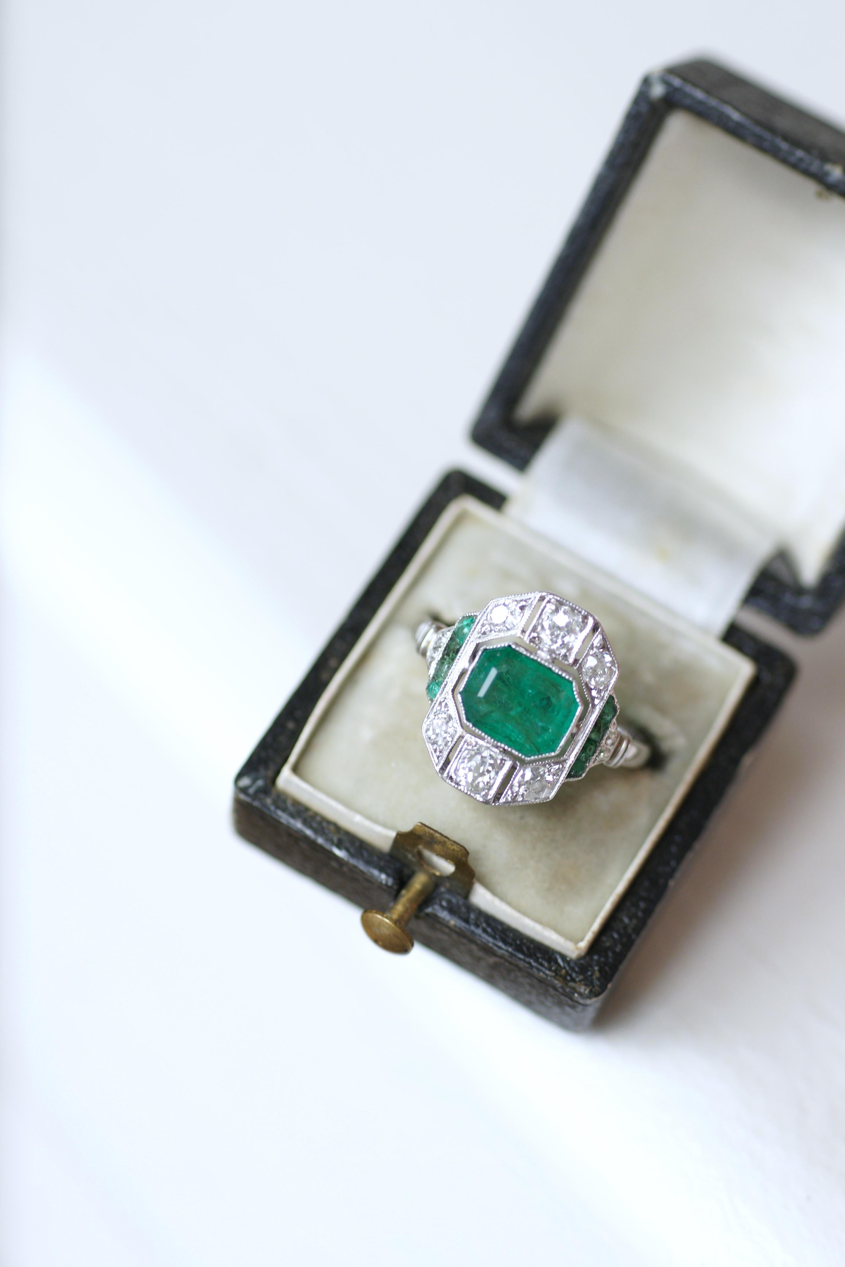 French Art Deco Certified 1, 30 Carat Emerald Ring on White Gold with Diamonds For Sale 3