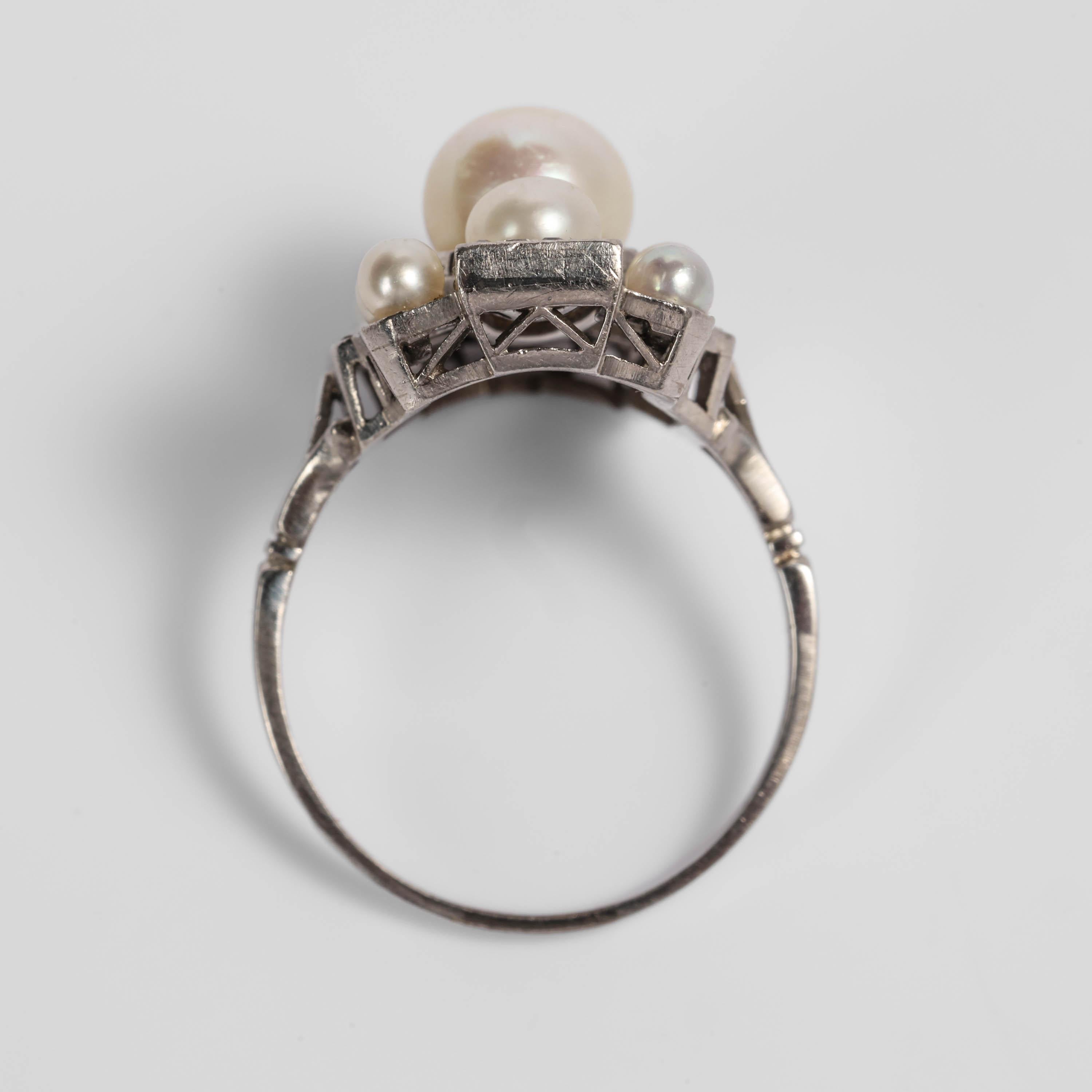 Französischer Art Deco Ring aus Platin mit zertifizierter natürlicher Meeresperle  im Zustand „Hervorragend“ im Angebot in Southbury, CT